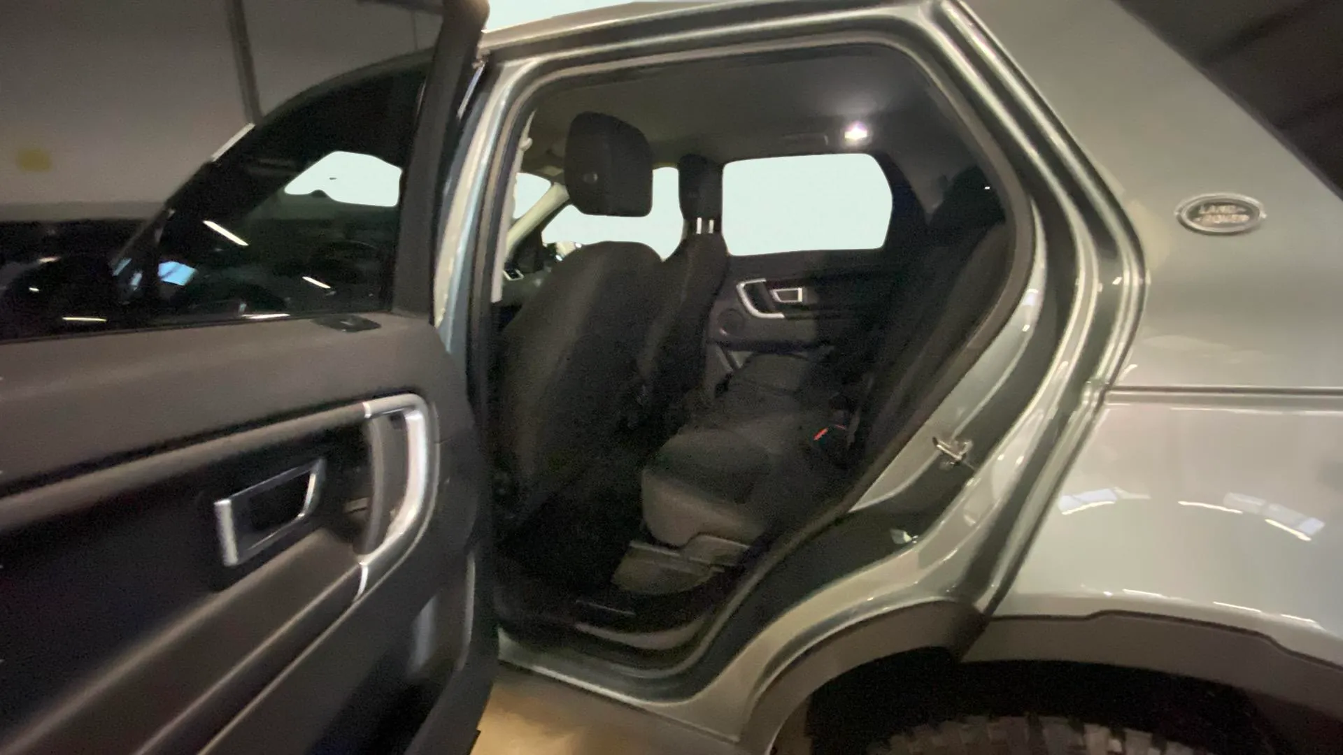 Land Rover Discovery Sport 2.0L TD4 4x4 HSE - foto 19