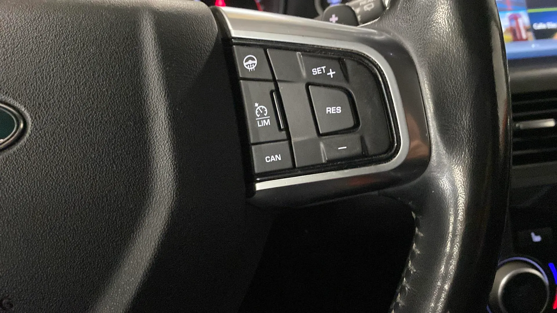 Land Rover Discovery Sport 2.0L TD4 4x4 HSE - foto 30