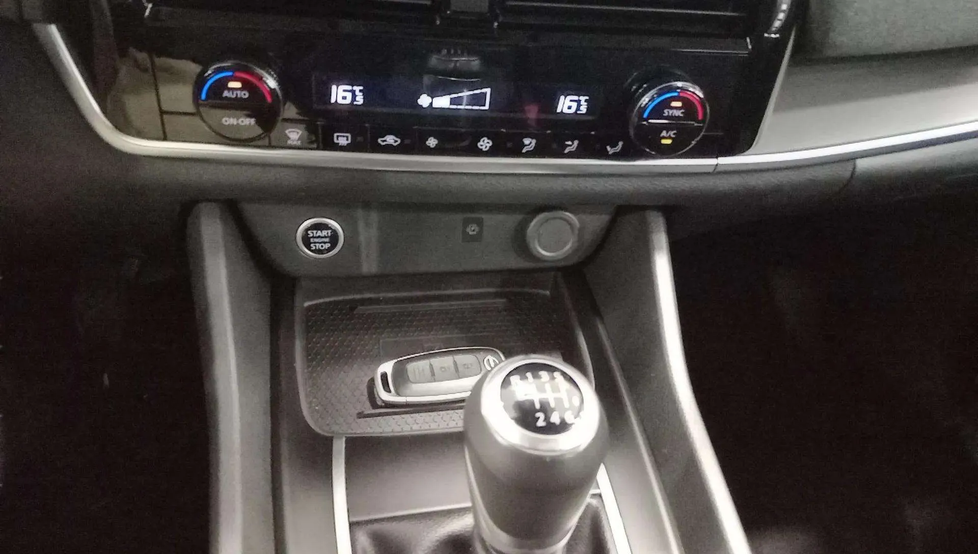 Nissan Qashqai DIG-T mHEV 4x2 Acenta - foto 13