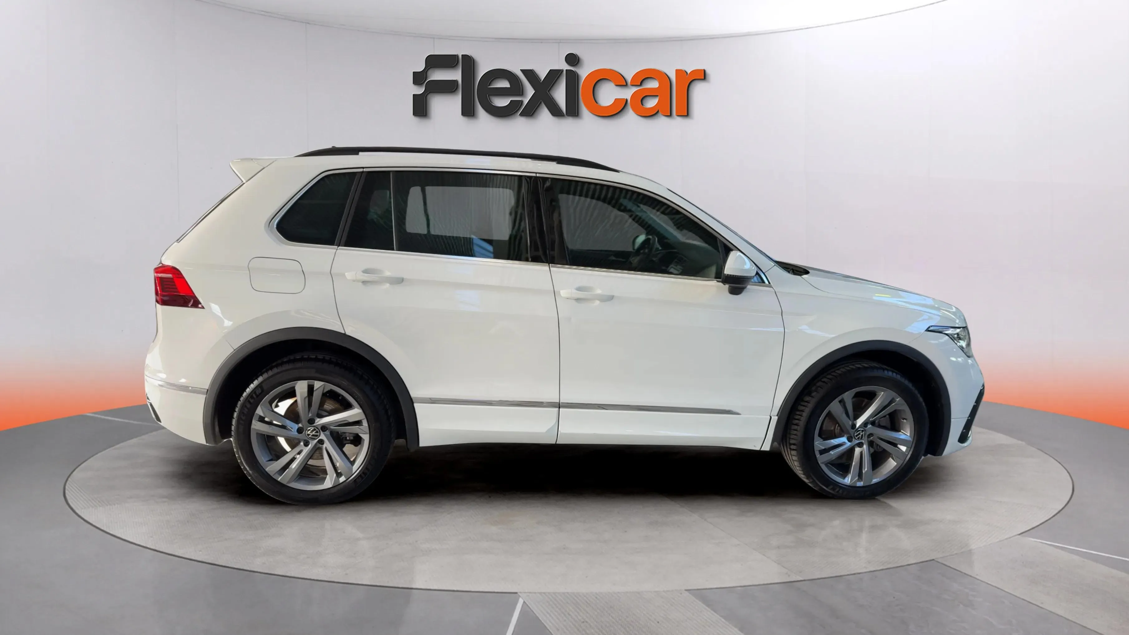 Volkswagen Tiguan R-Line 1.4 TSI eHybrid DSG - foto 8
