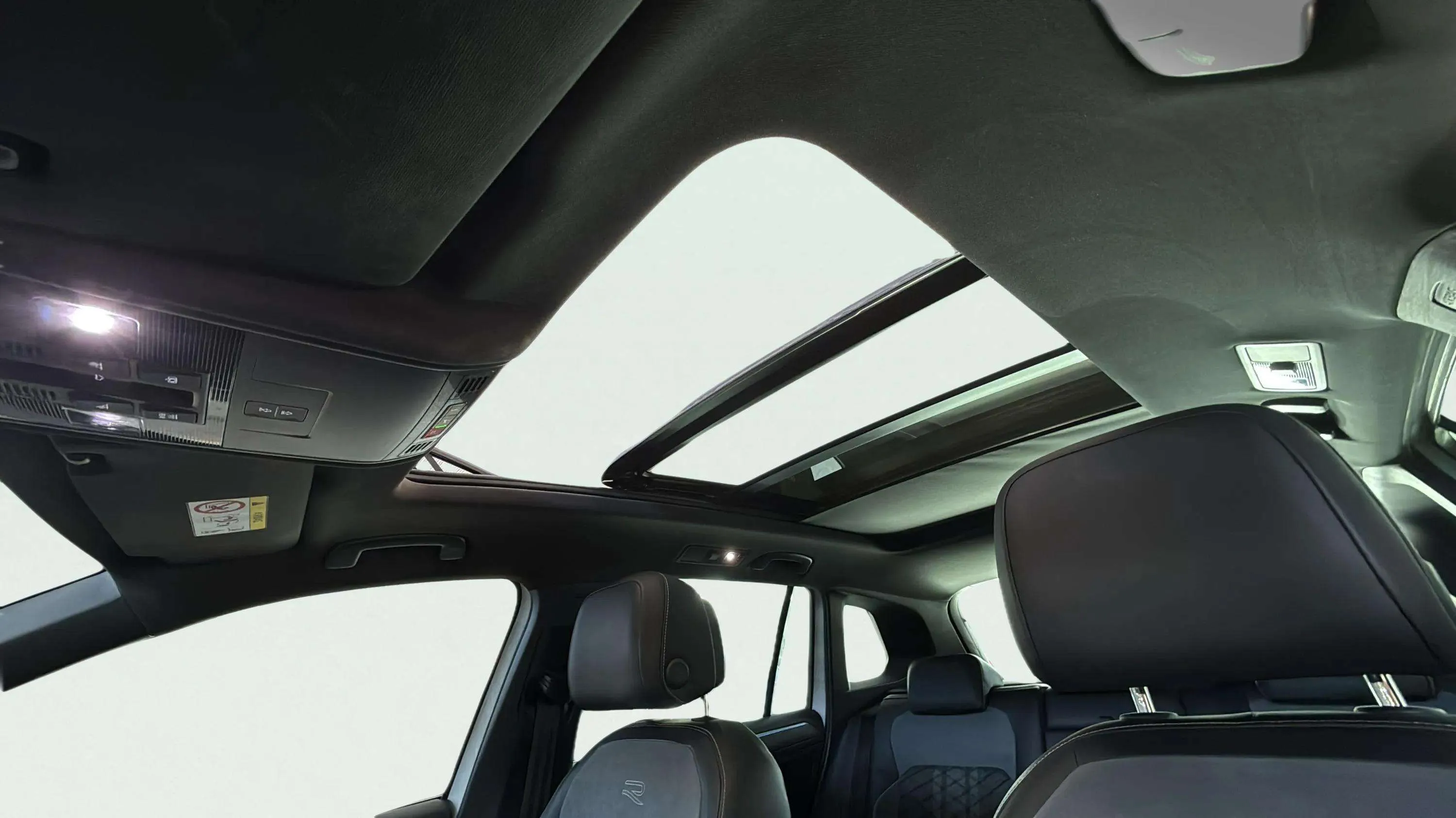 Volkswagen Tiguan R-Line 1.4 TSI eHybrid DSG - foto 25