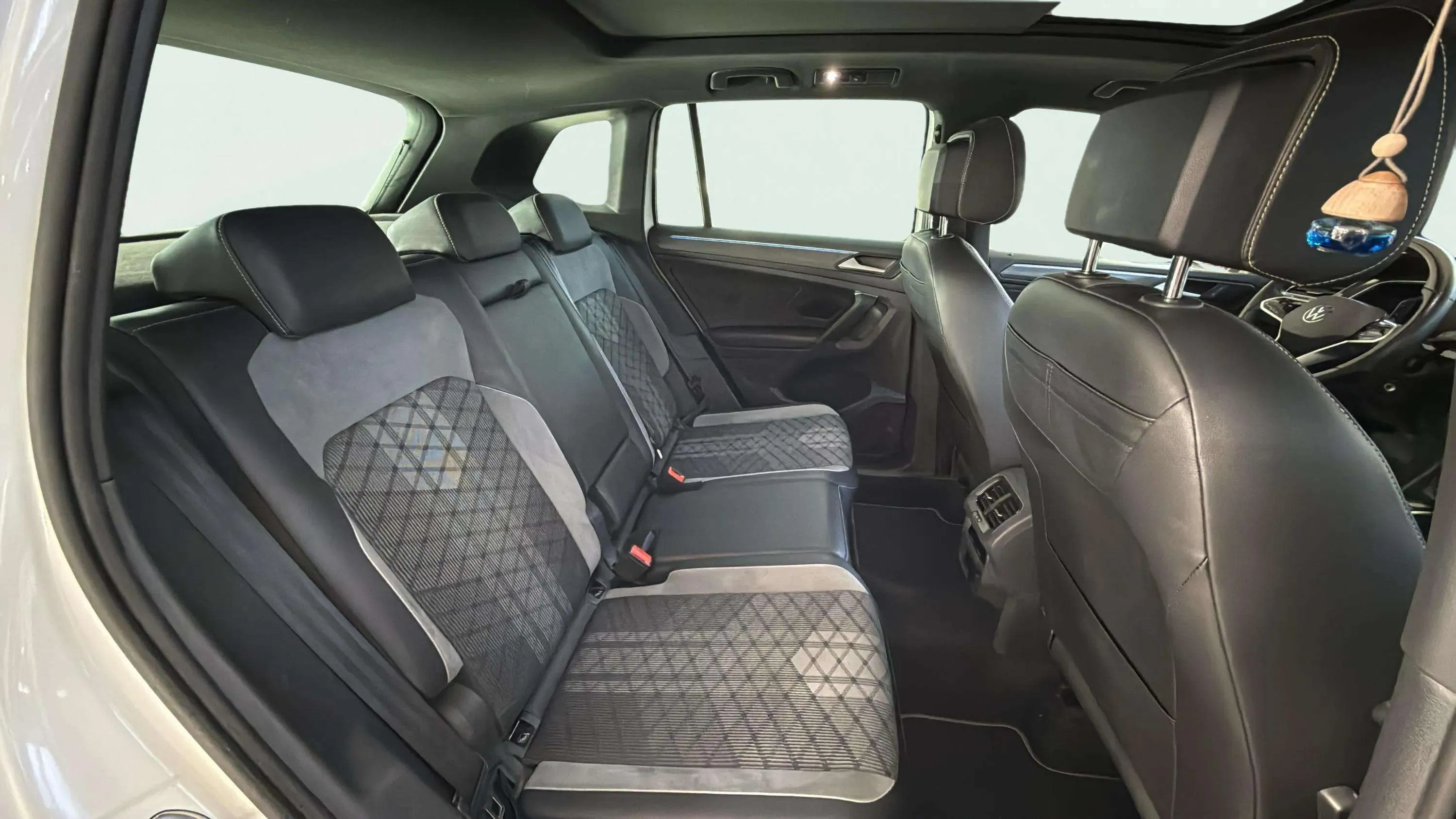 Volkswagen Tiguan R-Line 1.4 TSI eHybrid DSG - foto 19