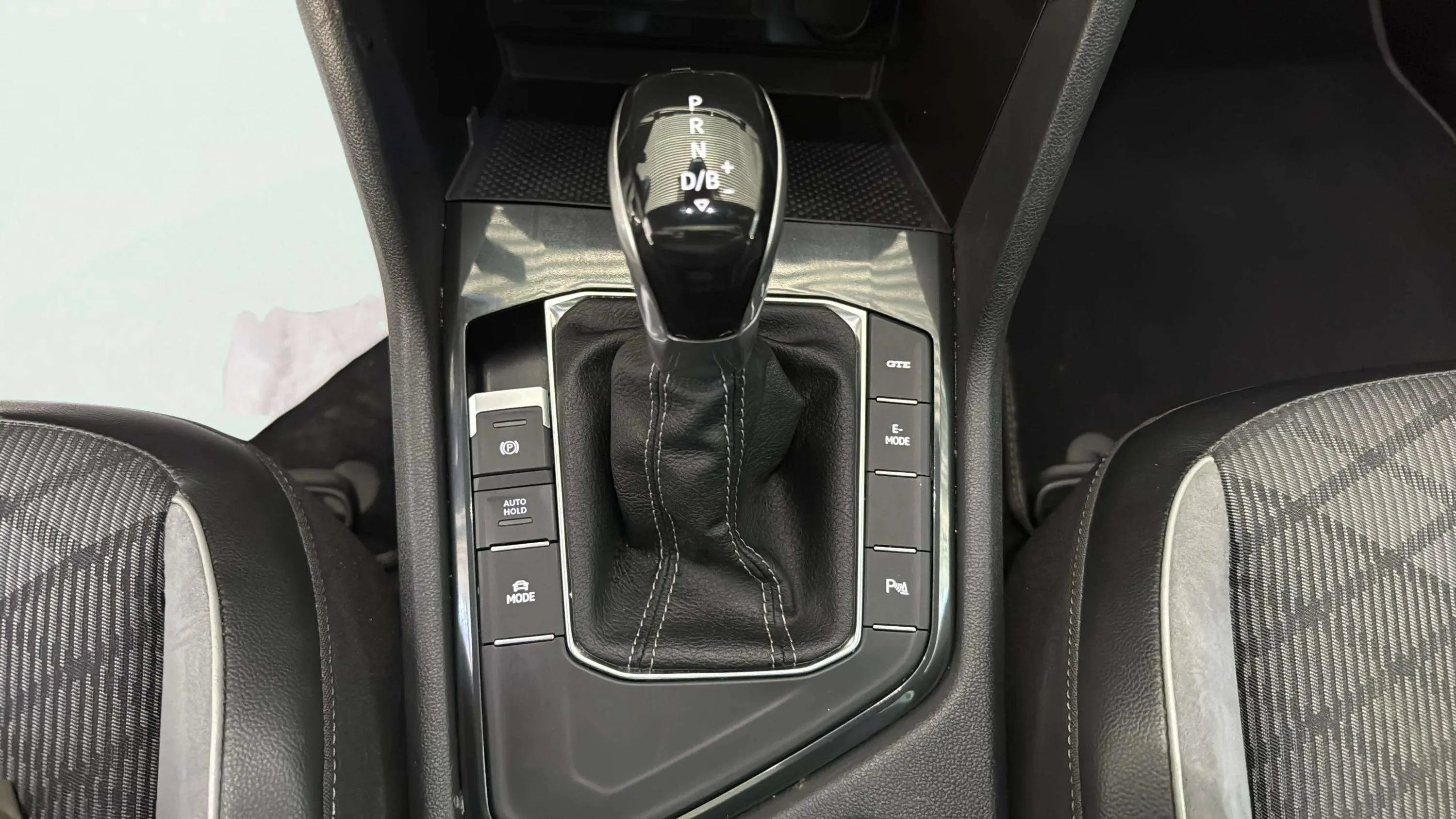 Volkswagen Tiguan R-Line 1.4 TSI eHybrid DSG - foto 24