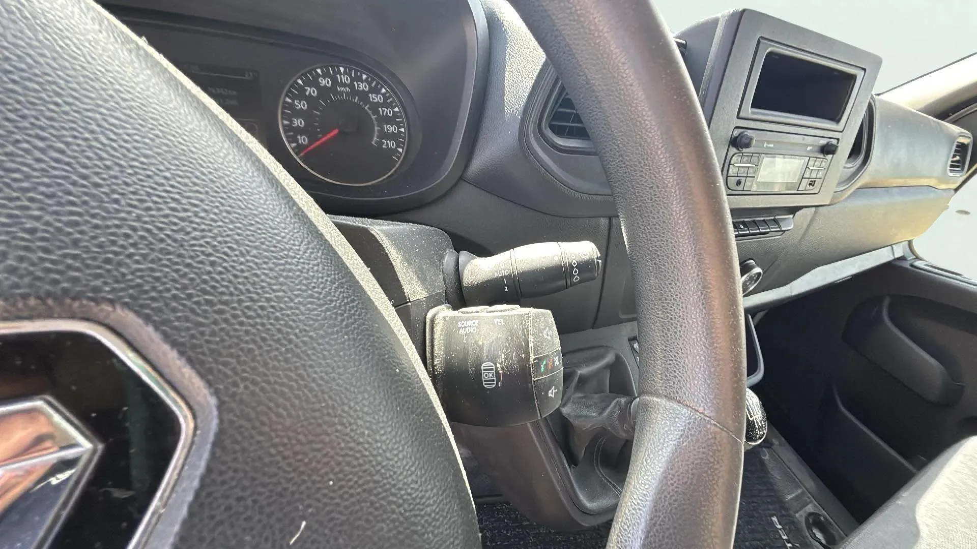 Renault Master Furgón Tracción L3H2 3100 - foto 13