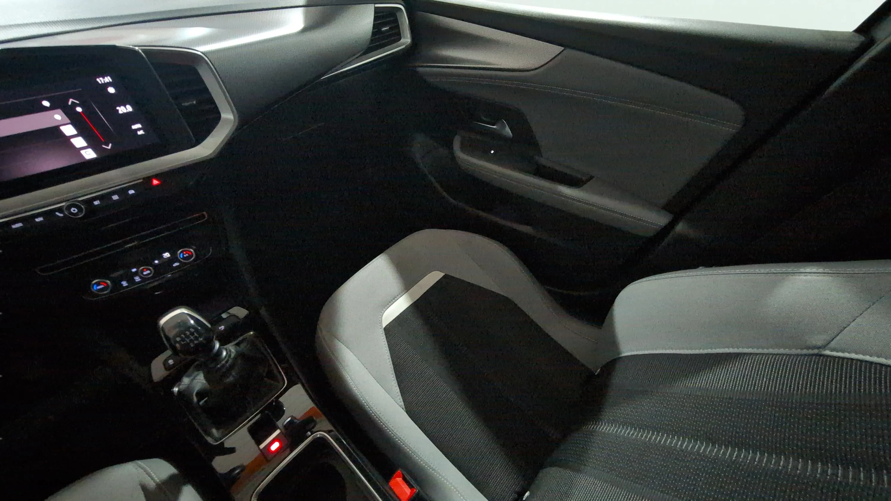 Opel Mokka 1.2 T Business Elegance - foto 11