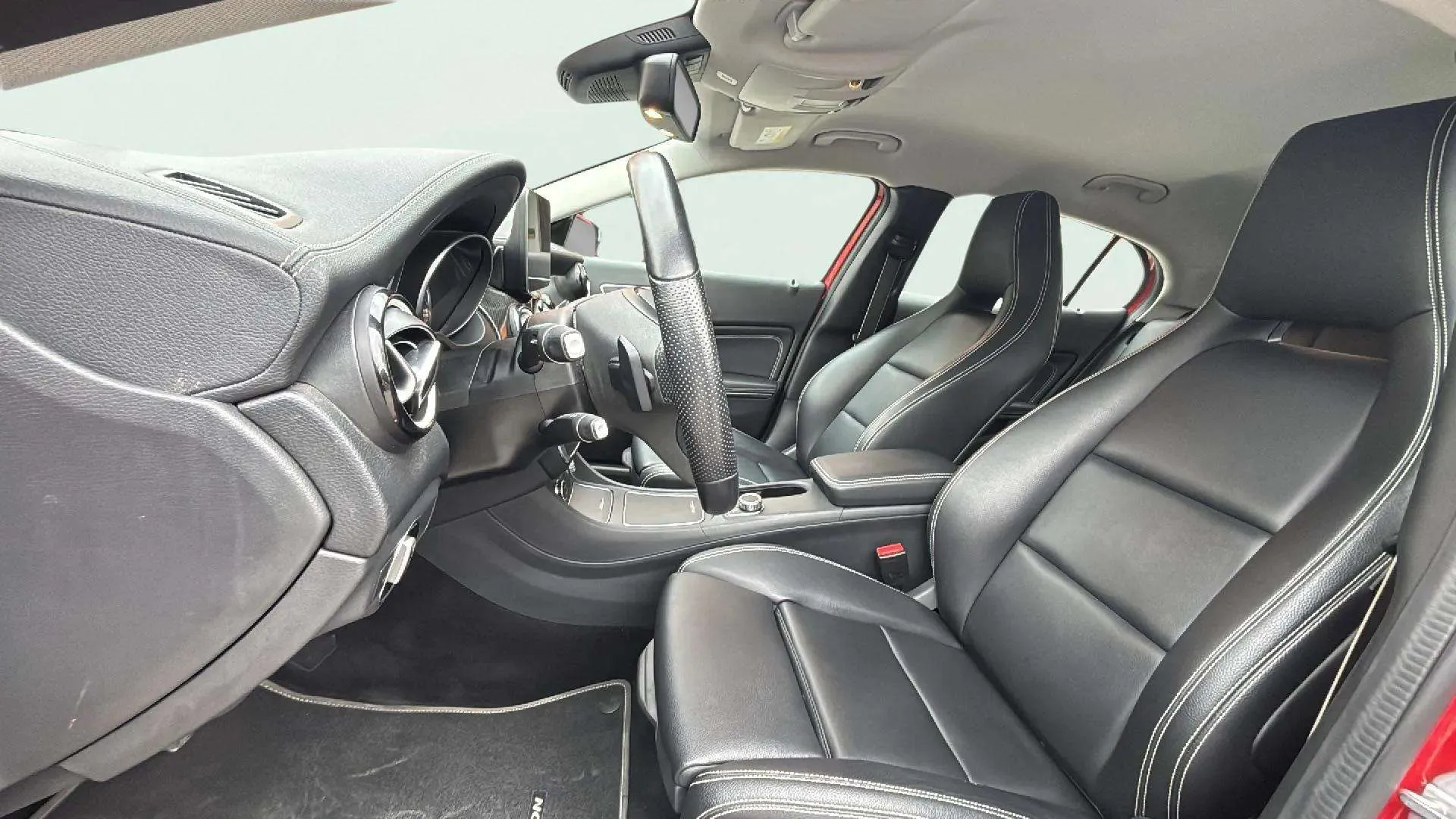 Mercedes-Benz GLA 180 - foto 22