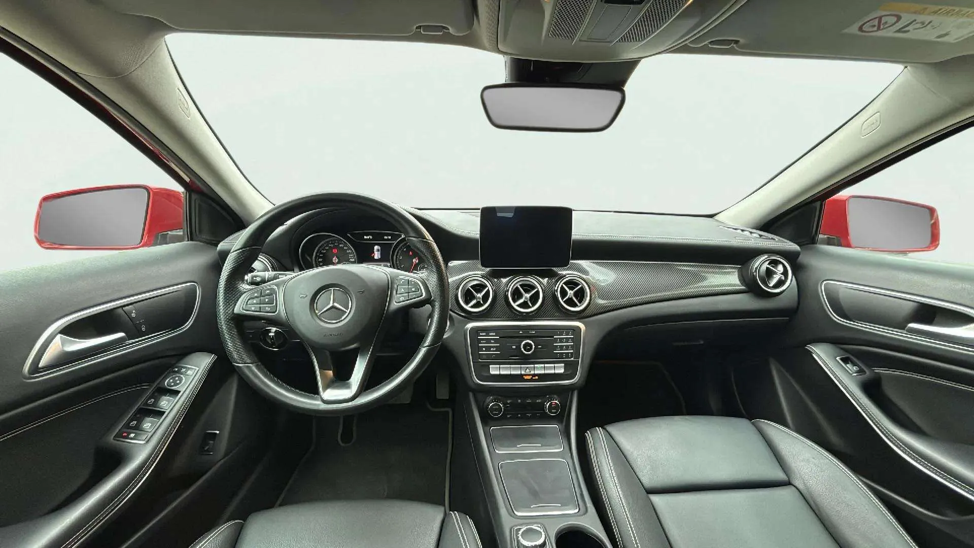Mercedes-Benz GLA 180 - foto 18
