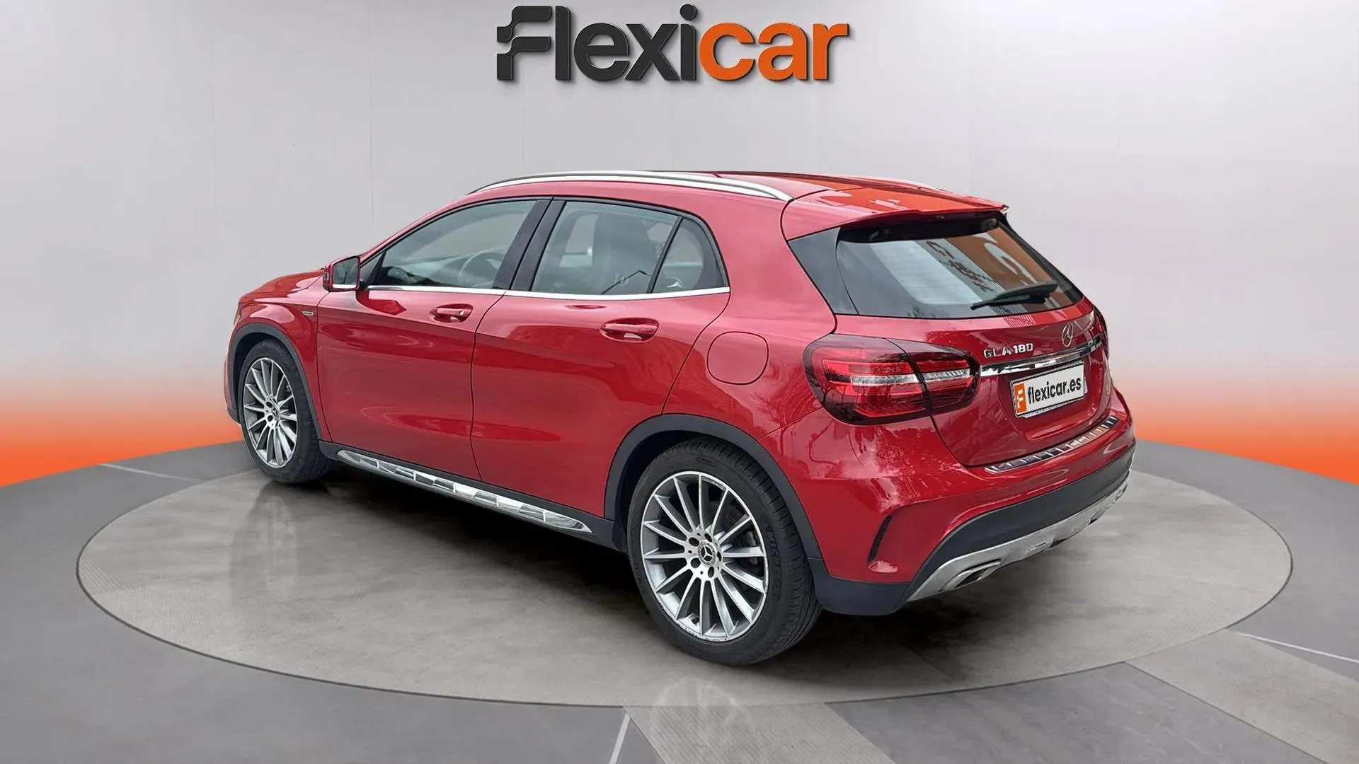 Mercedes-Benz GLA 180 - foto 5