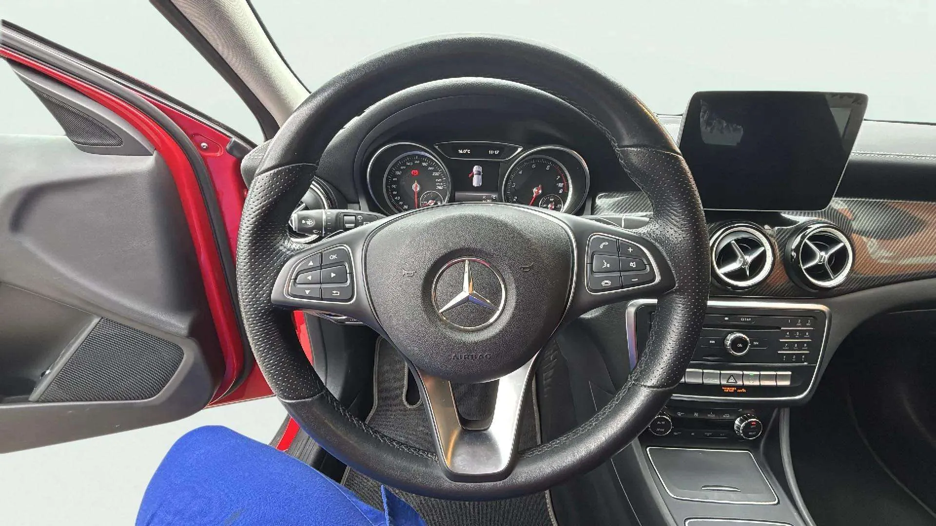 Mercedes-Benz GLA 180 - foto 20
