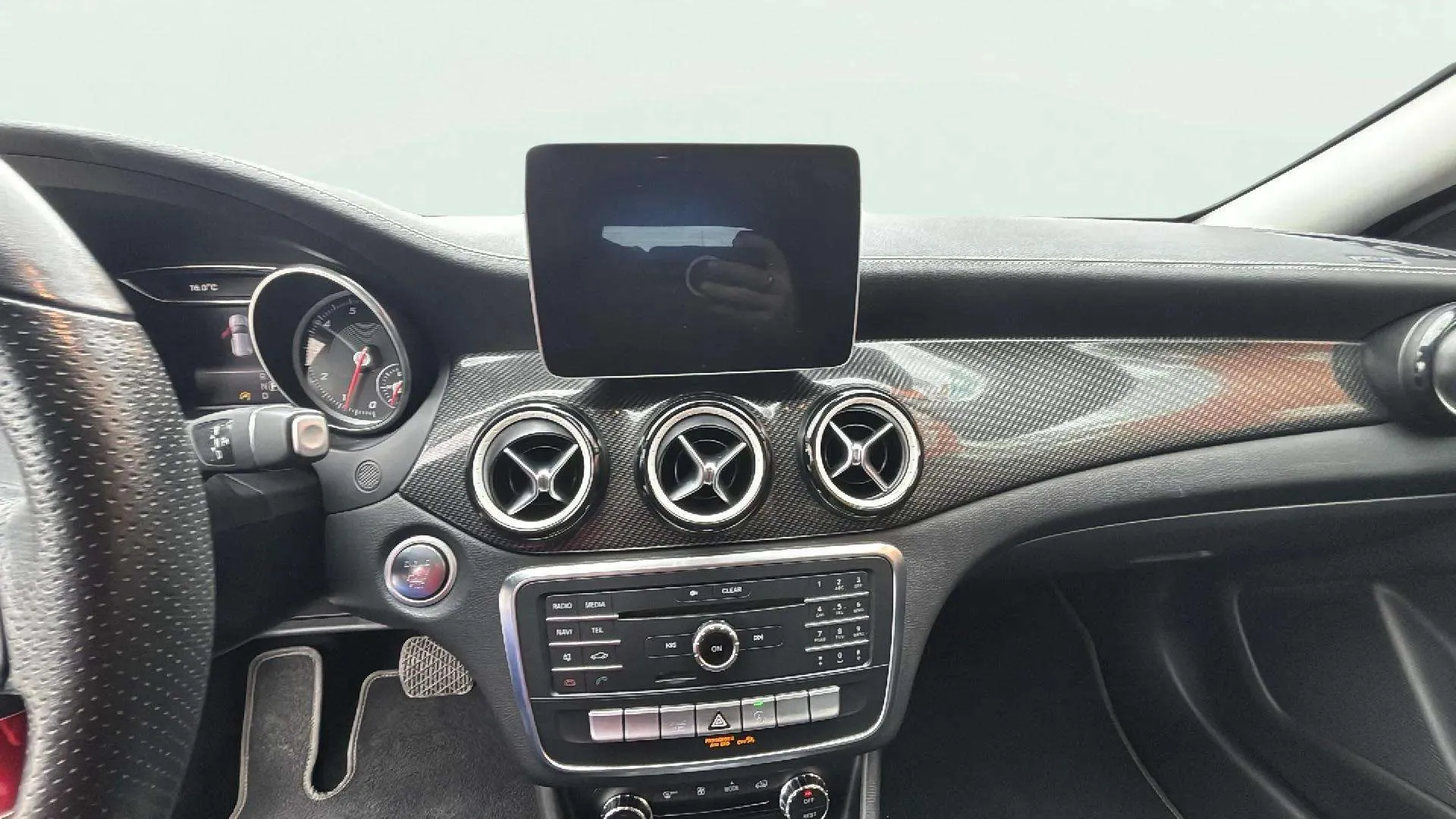Mercedes-Benz GLA 180 - foto 19