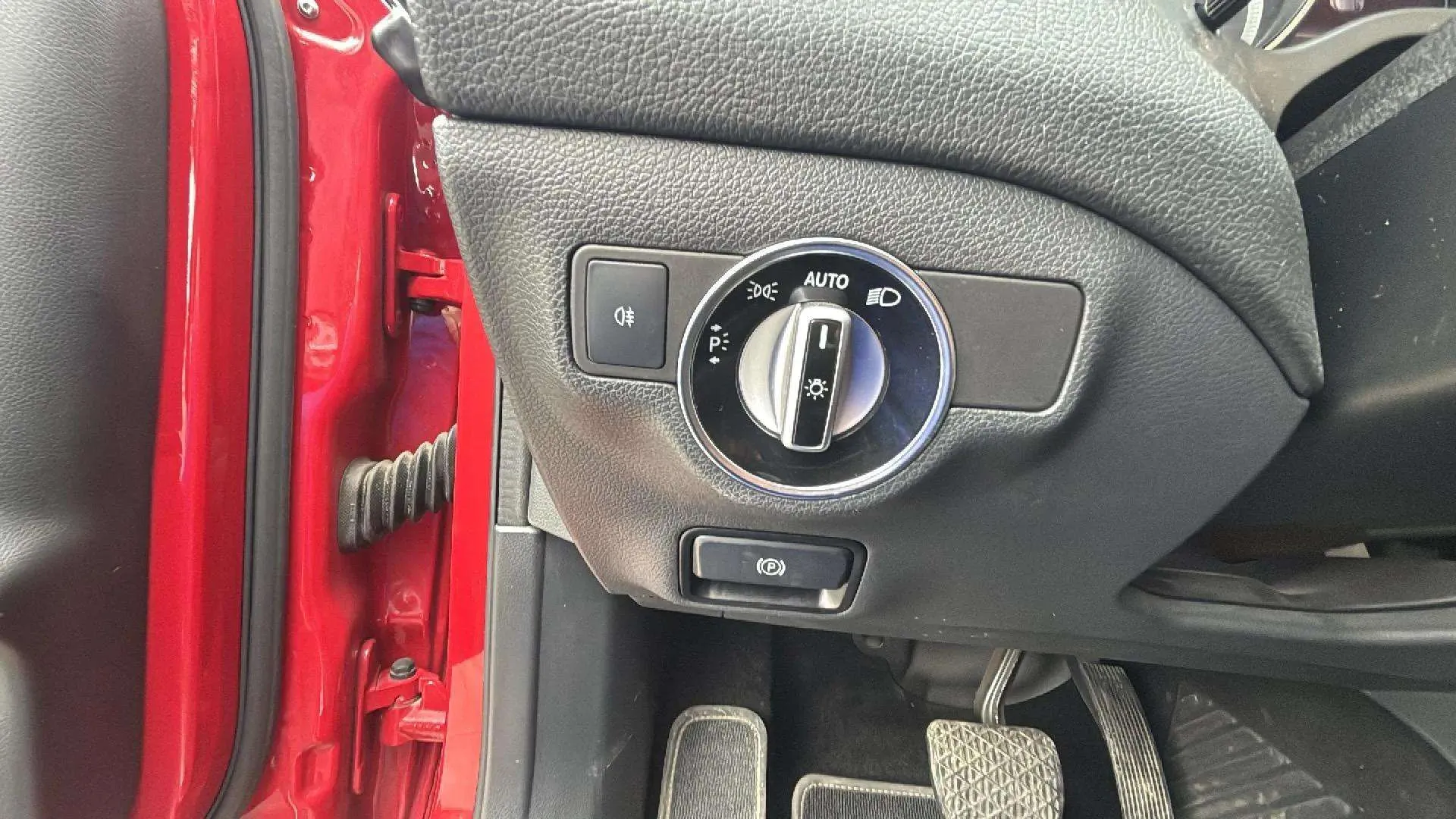 Mercedes-Benz GLA 180 - foto 28