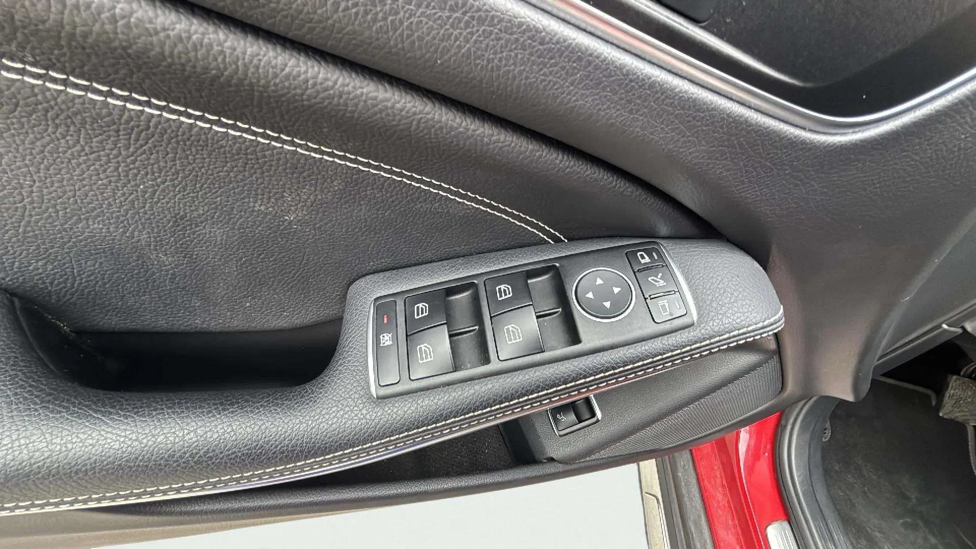 Mercedes-Benz GLA 180 - foto 26