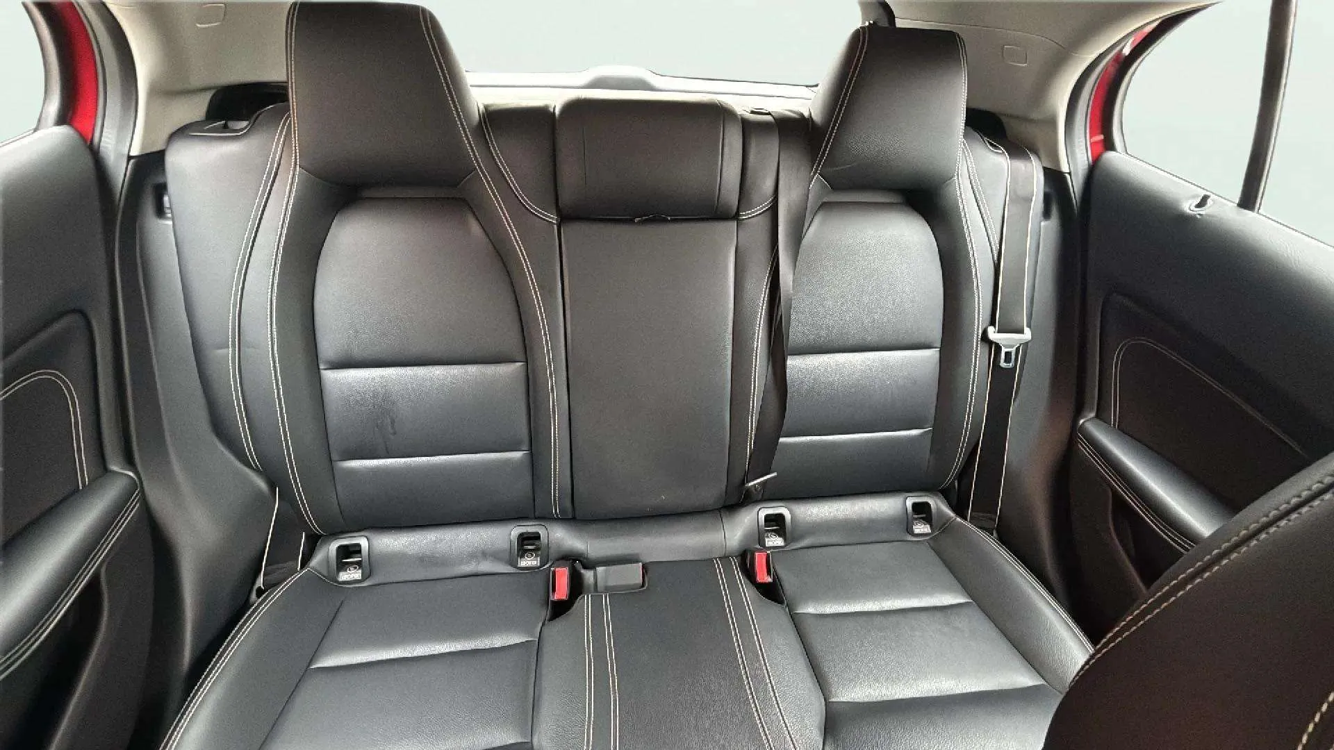 Mercedes-Benz GLA 180 - foto 24