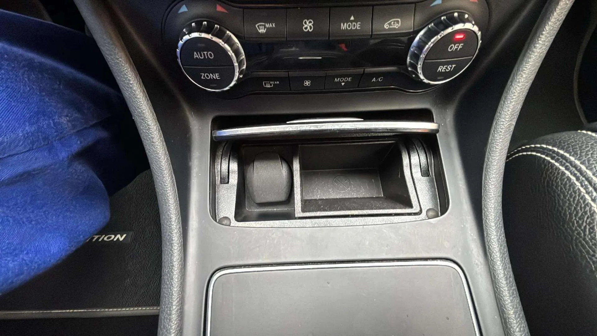 Mercedes-Benz GLA 180 - foto 13