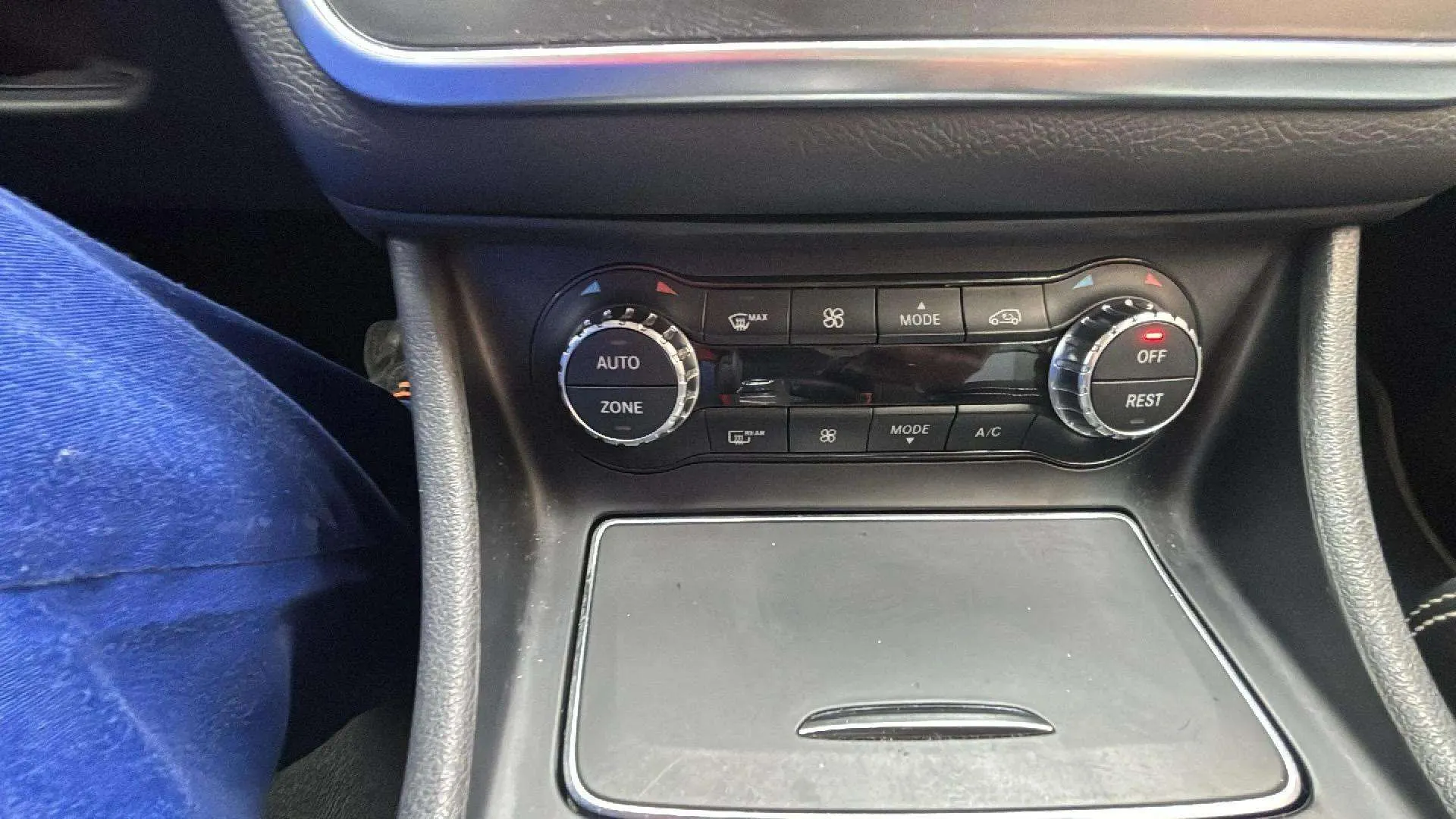 Mercedes-Benz GLA 180 - foto 12