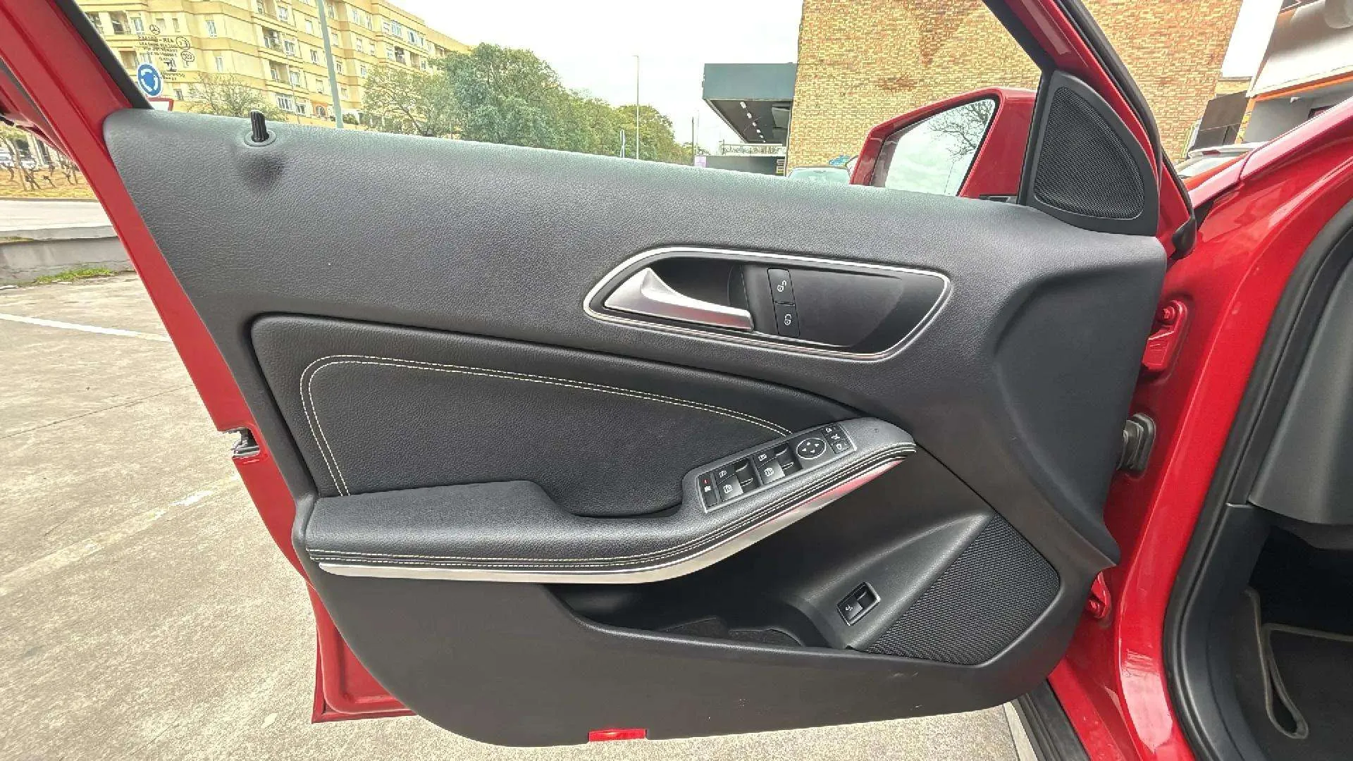 Mercedes-Benz GLA 180 - foto 25