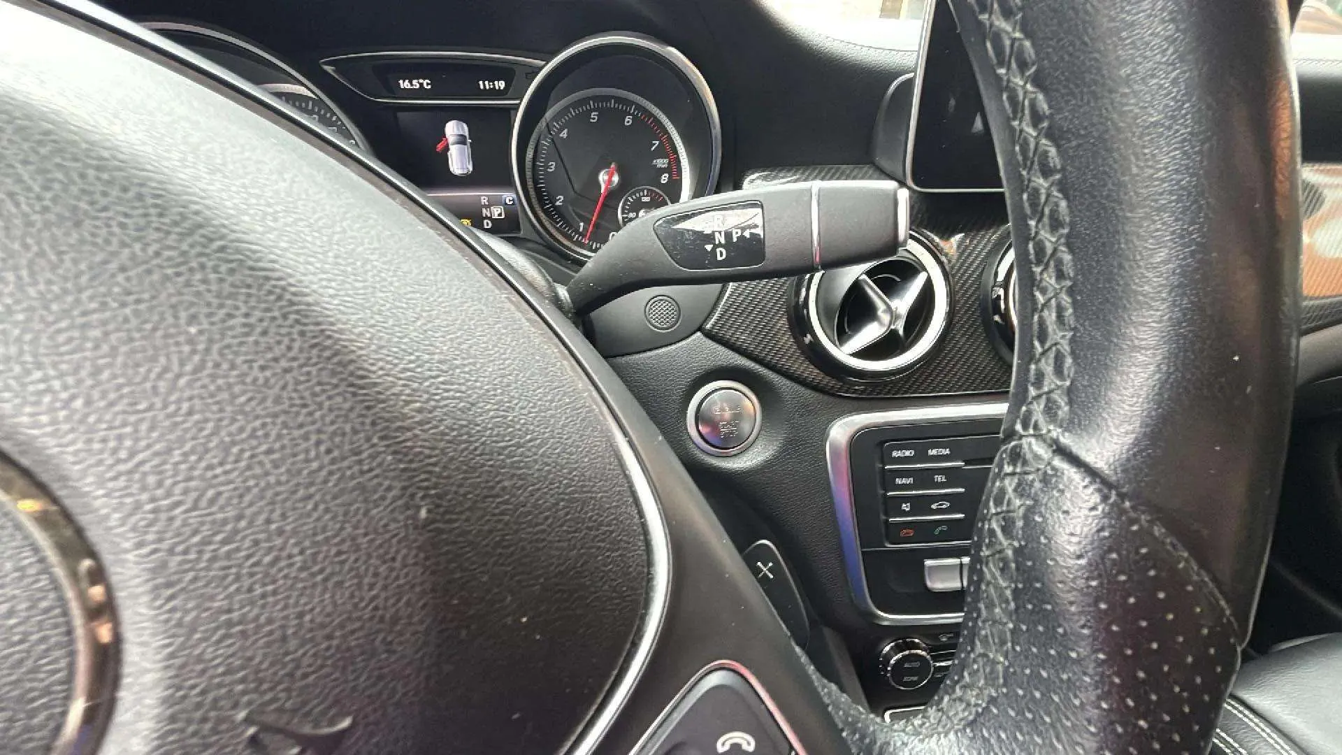 Mercedes-Benz GLA 180 - foto 32