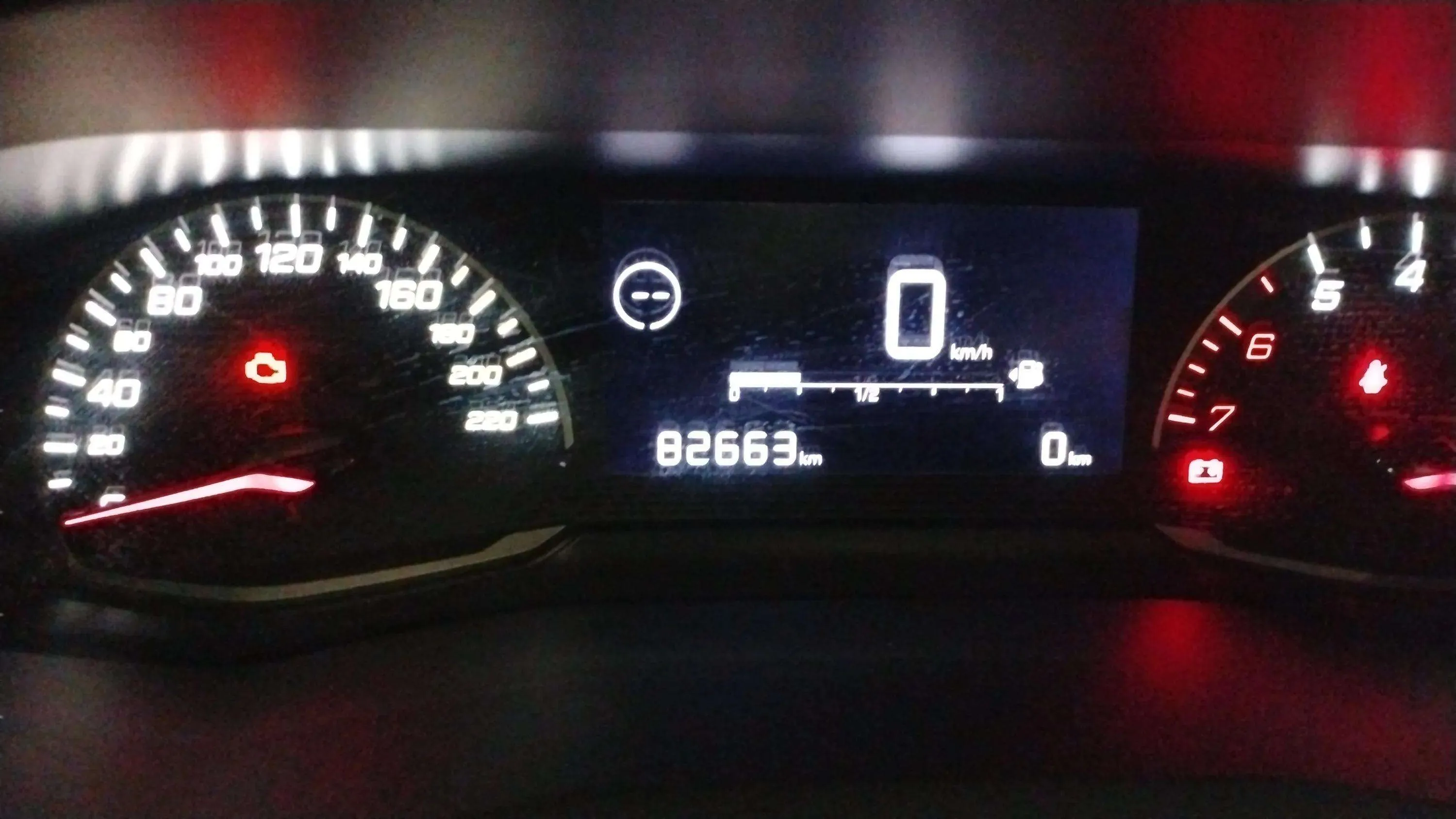 Peugeot 2008 Active PureTech 100 BVM6 - foto 8