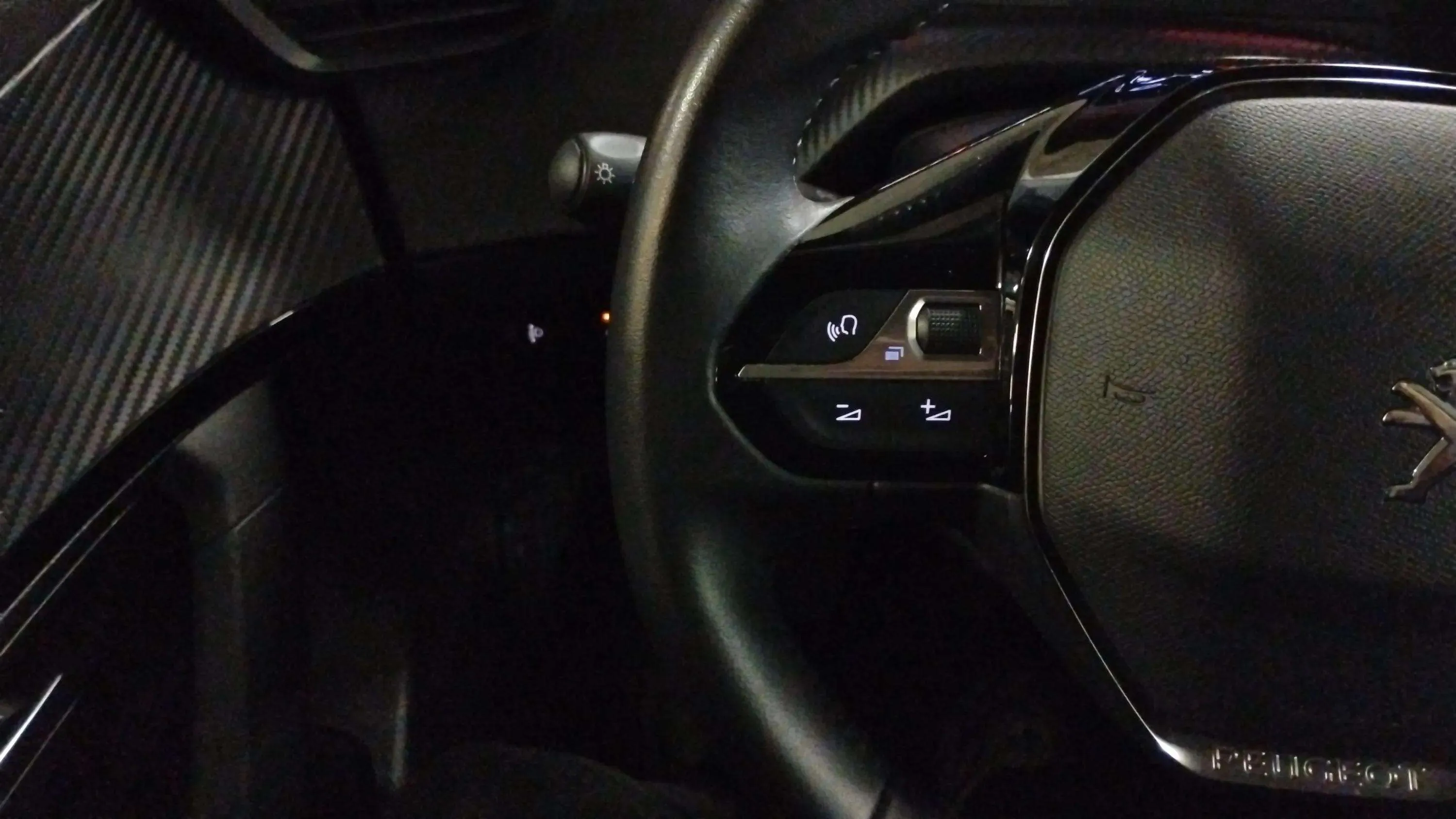 Peugeot 2008 Active PureTech 100 BVM6 - foto 9
