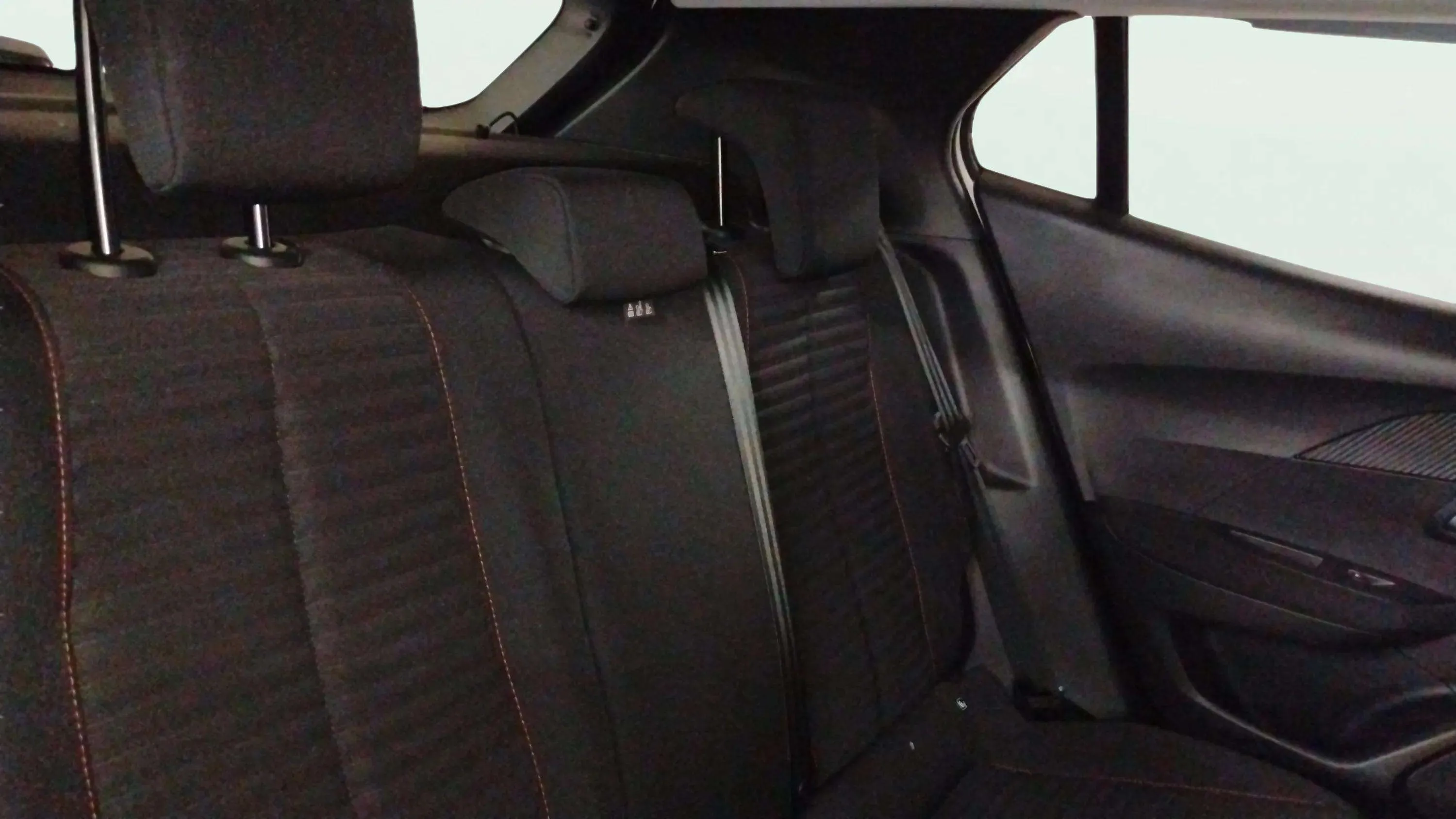Peugeot 2008 Active PureTech 100 BVM6 - foto 18