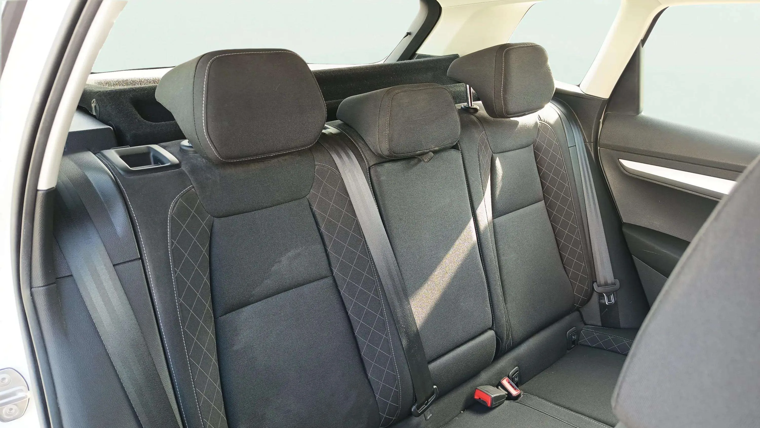 Škoda Karoq 2.0 TDI DSG 4x4 Ambition - foto 18