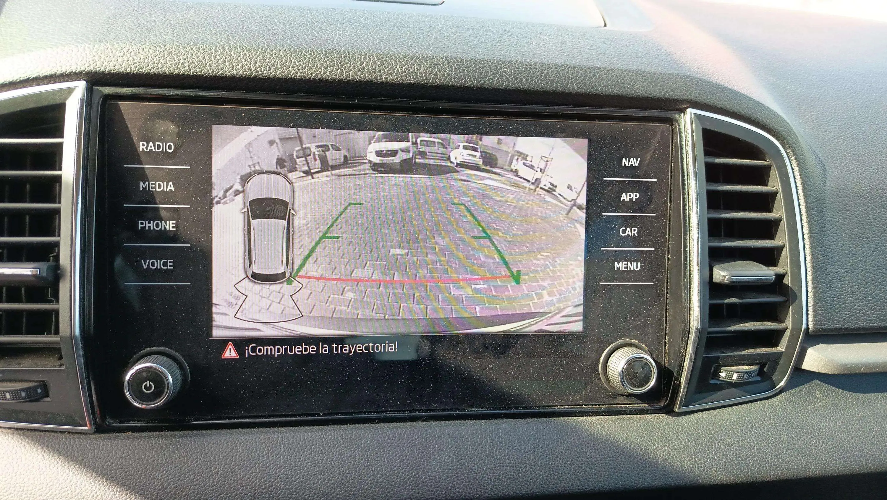 Škoda Karoq 2.0 TDI DSG 4x4 Ambition - foto 14
