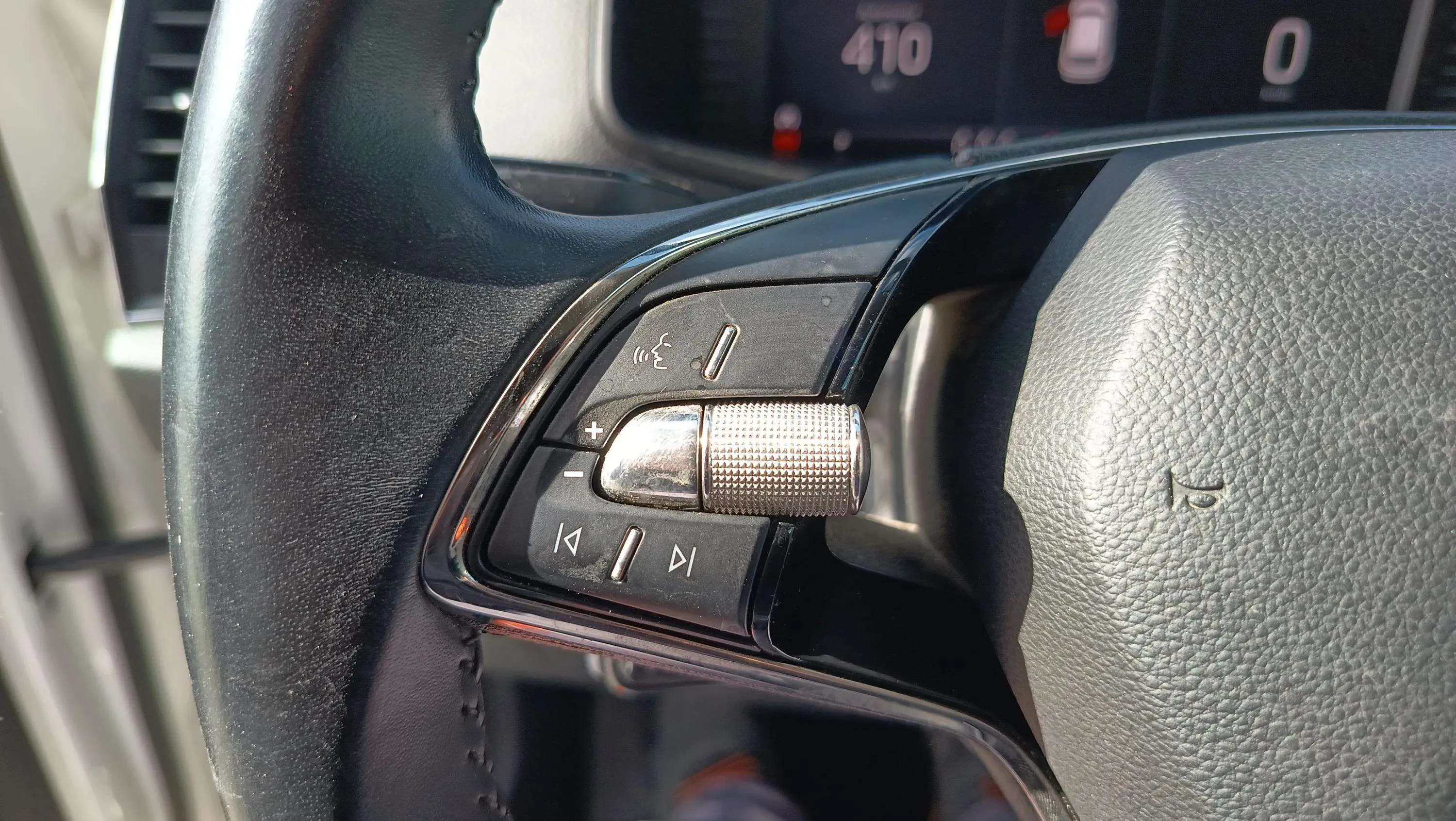 Škoda Karoq 2.0 TDI DSG 4x4 Ambition - foto 21