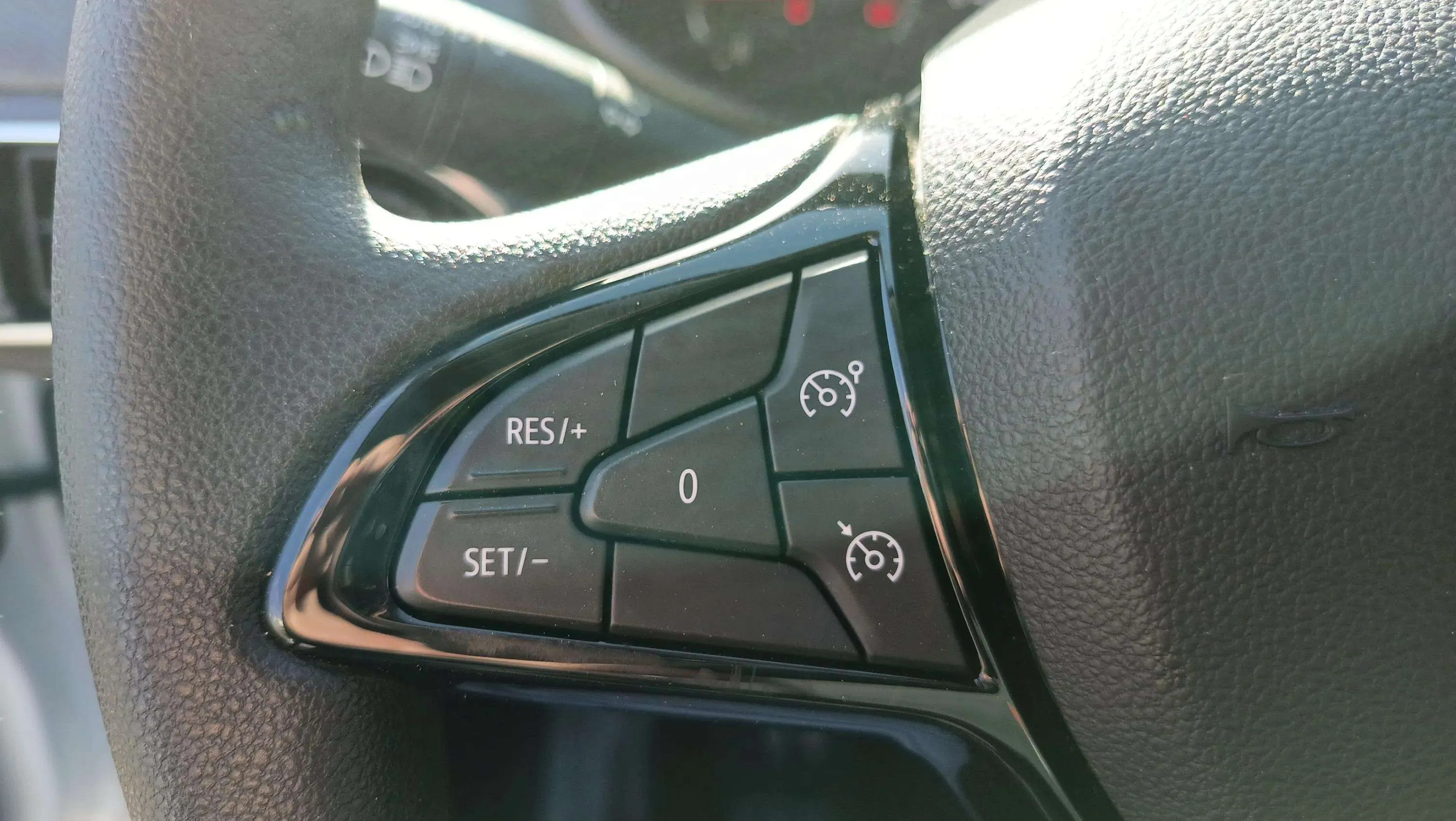 Dacia Sandero Essential TCe - foto 18