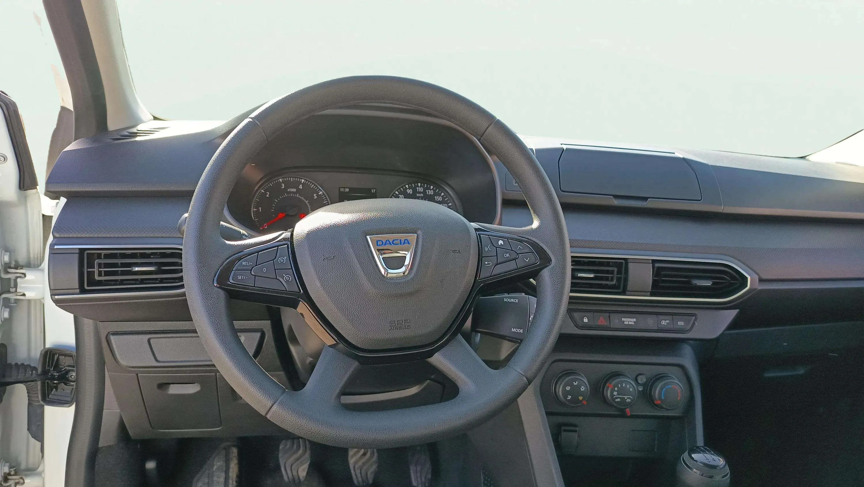 Dacia Sandero Essential TCe - foto 12