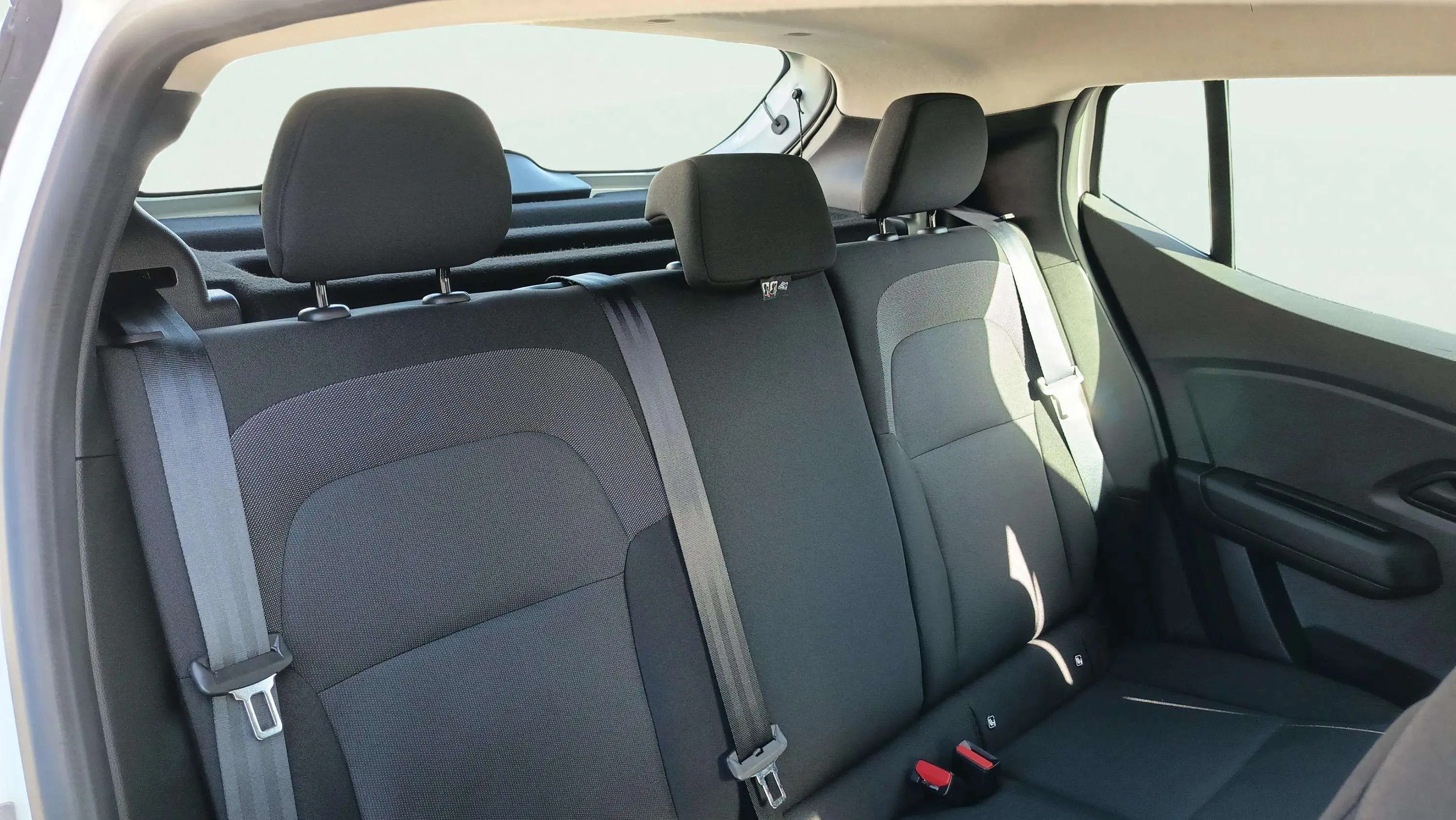 Dacia Sandero Essential TCe - foto 17