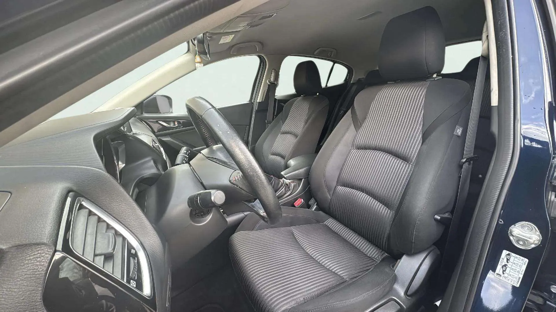 Mazda Mazda3 2.2 DE 150 Luxury Safety SDN - foto 15