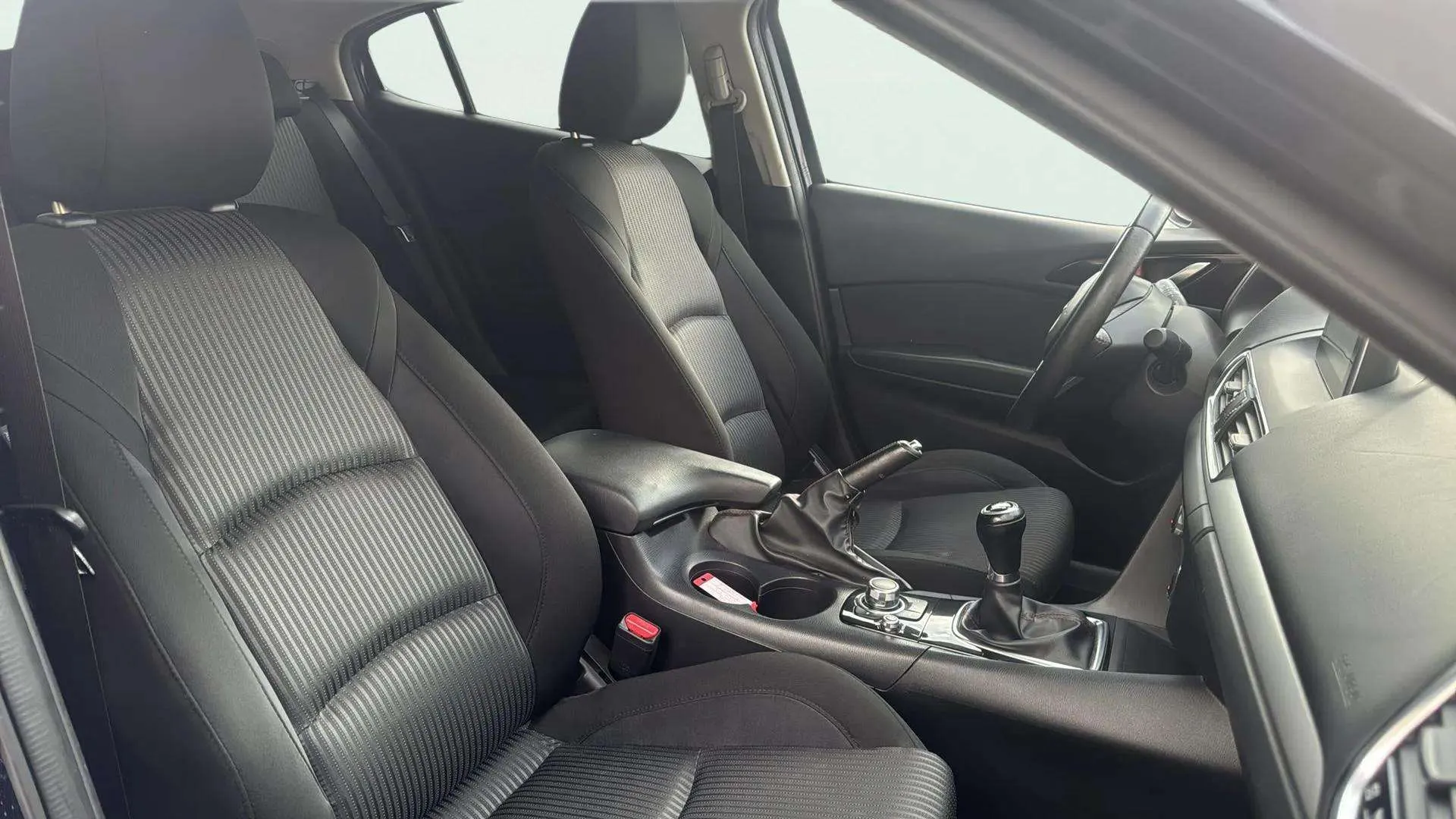 Mazda Mazda3 2.2 DE 150 Luxury Safety SDN - foto 16