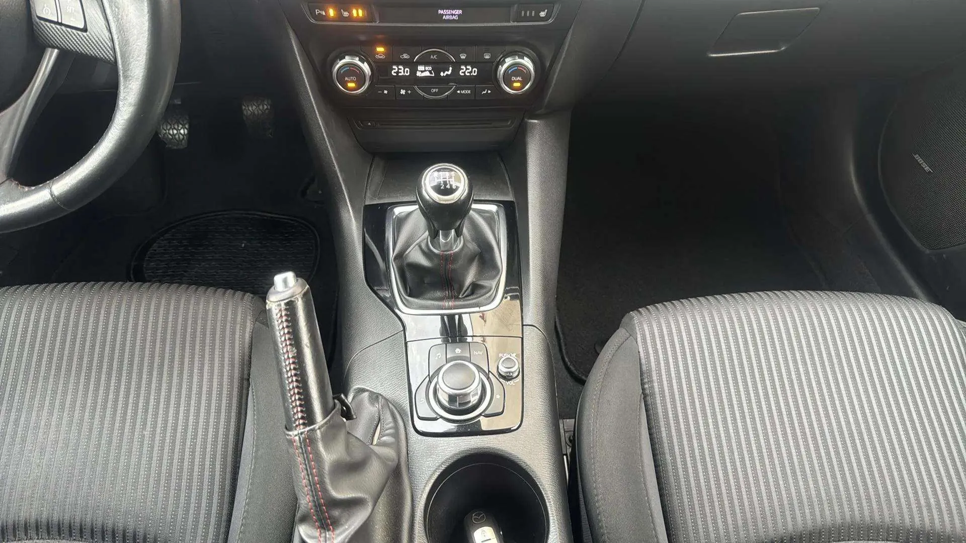 Mazda Mazda3 2.2 DE 150 Luxury Safety SDN - foto 14