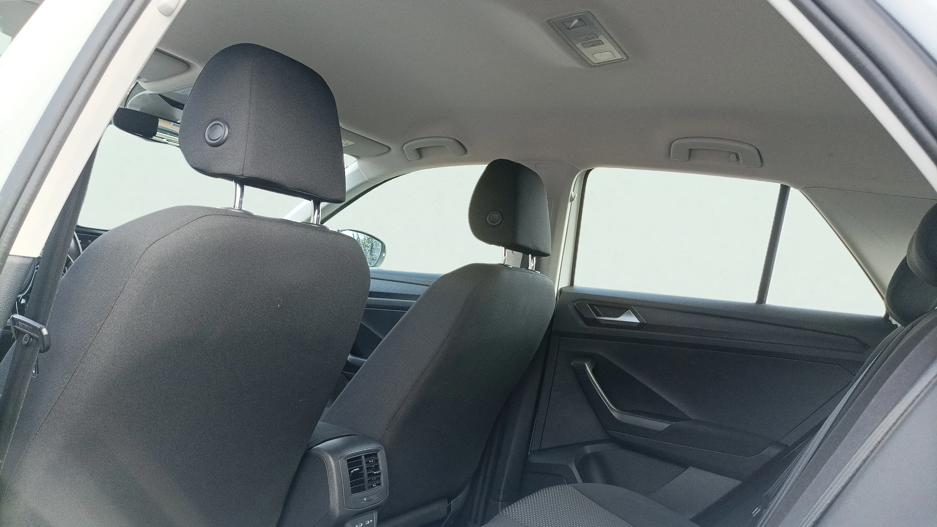 Volkswagen T-Roc Advance 1.6 TDI - foto 24