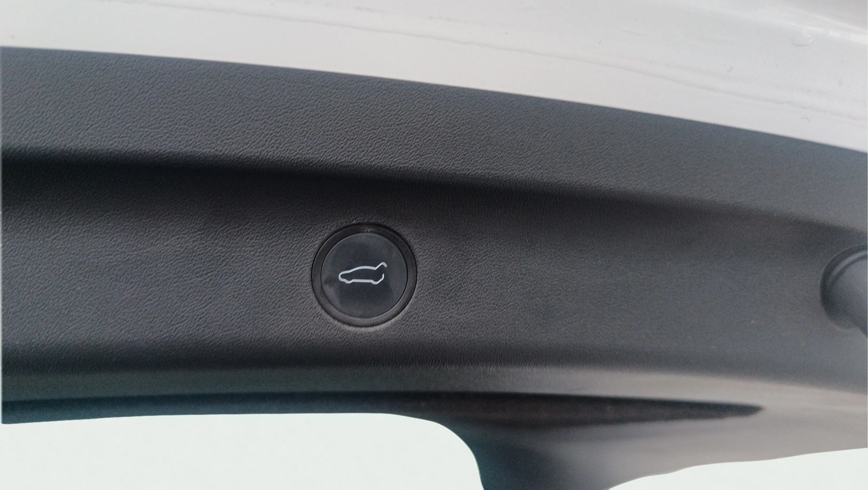 Tesla Model Y Gran Autonomía 4WD - foto 27