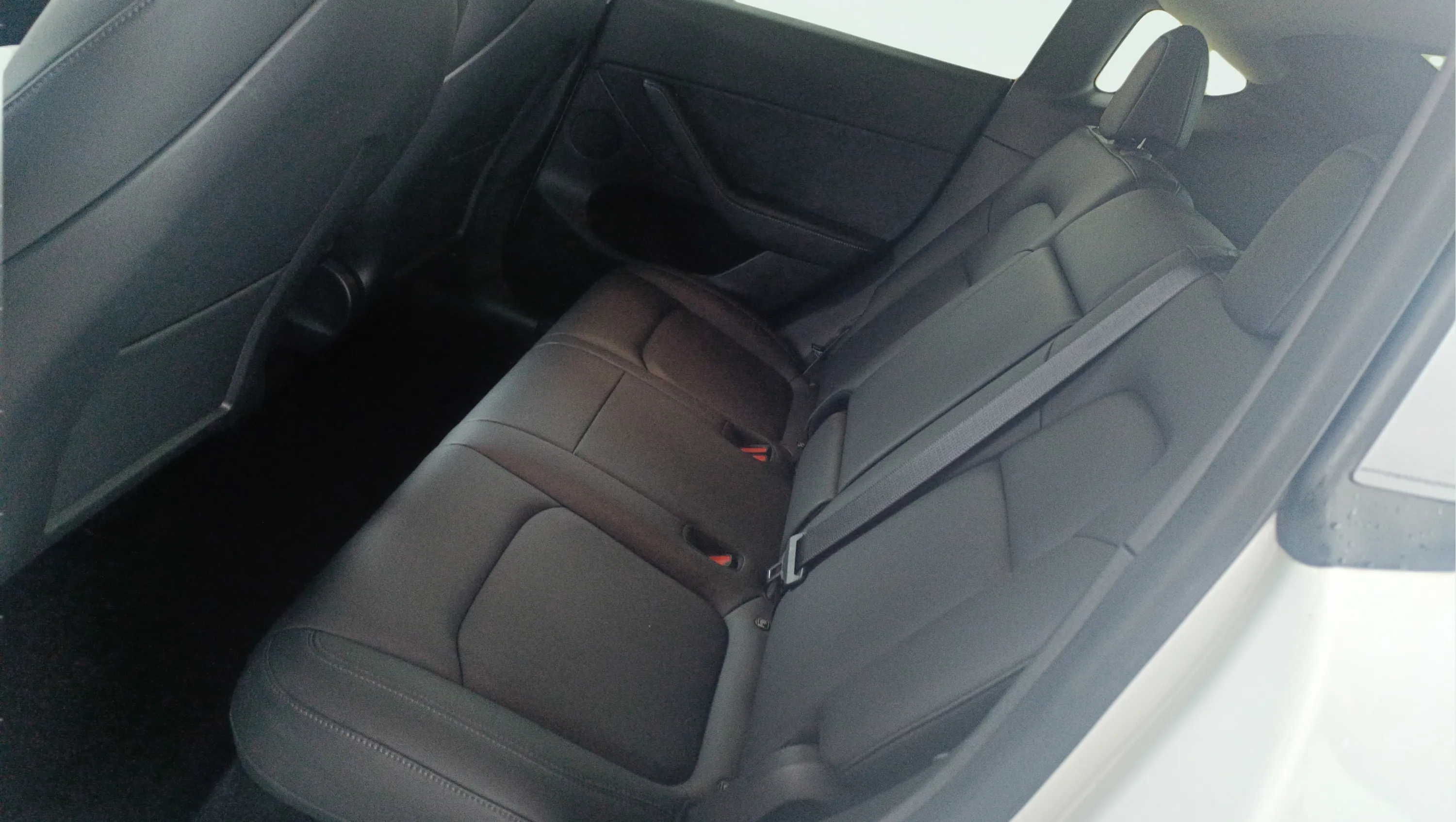 Tesla Model Y Gran Autonomía 4WD - foto 15