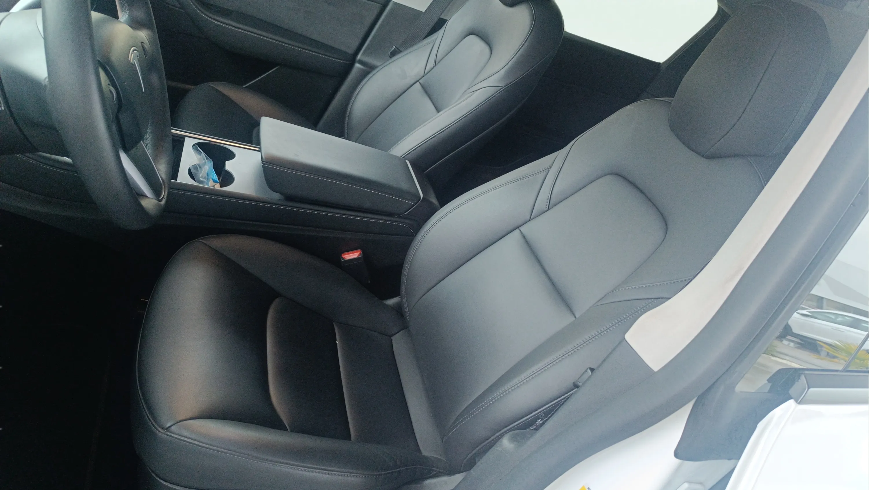 Tesla Model Y Gran Autonomía 4WD - foto 14