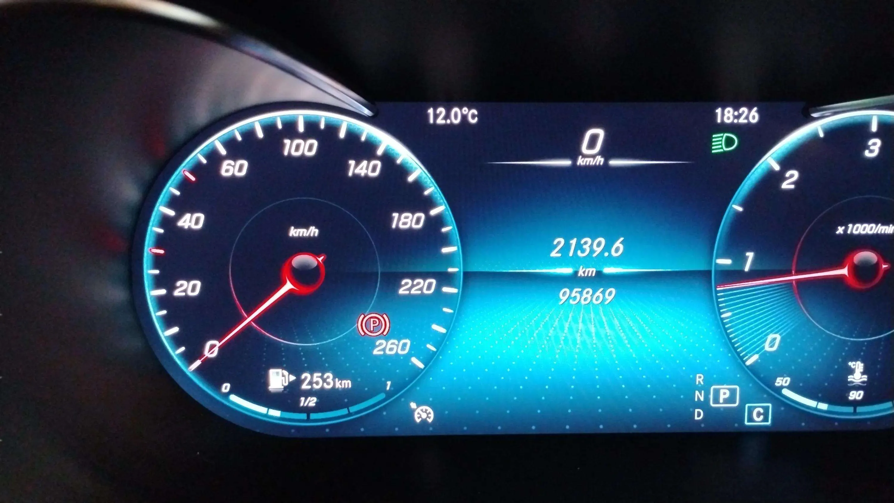 Mercedes-Benz GLC 220 d 4MATIC - foto 8
