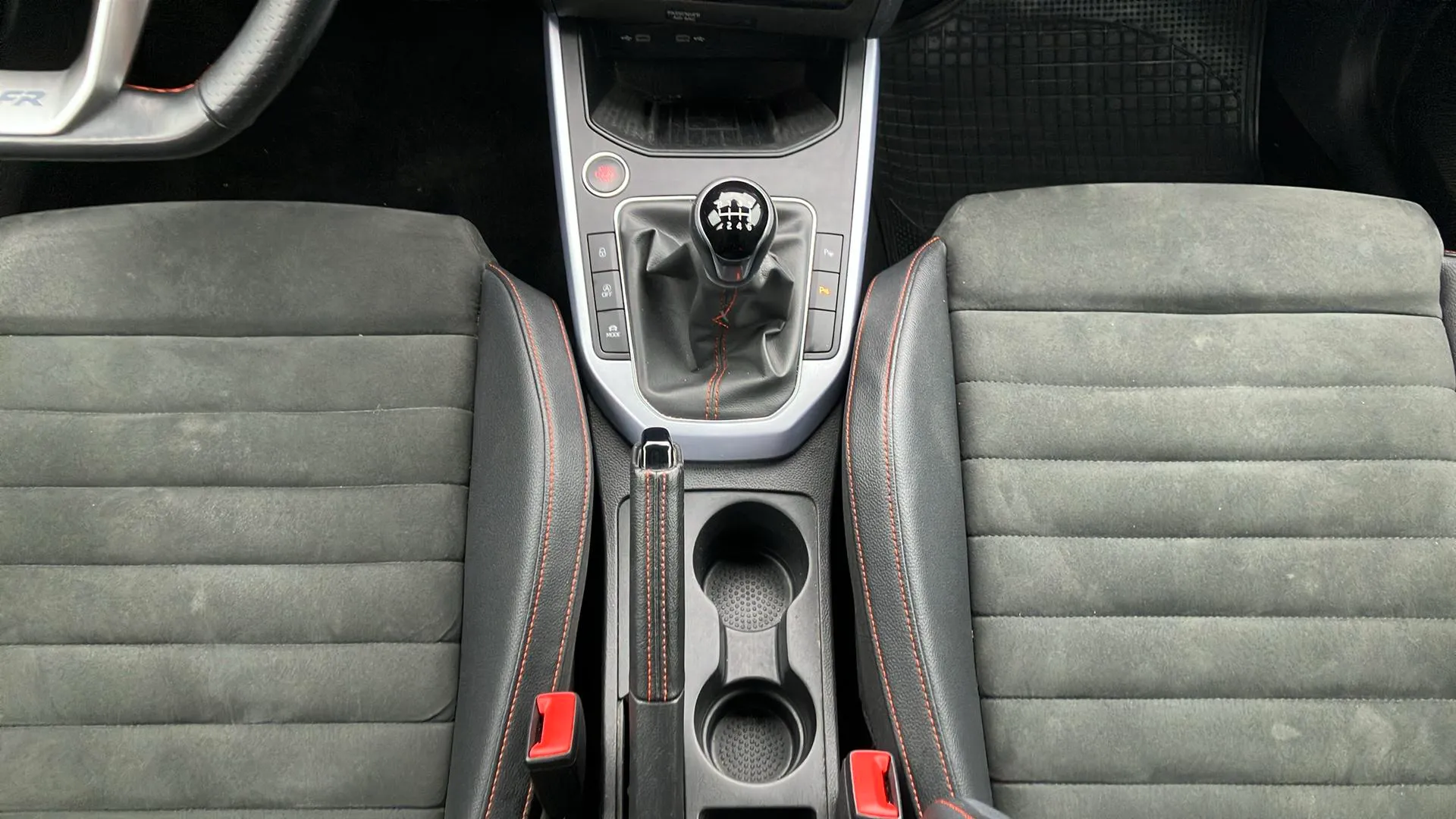 SEAT Arona 1.0 TSI FR - foto 14