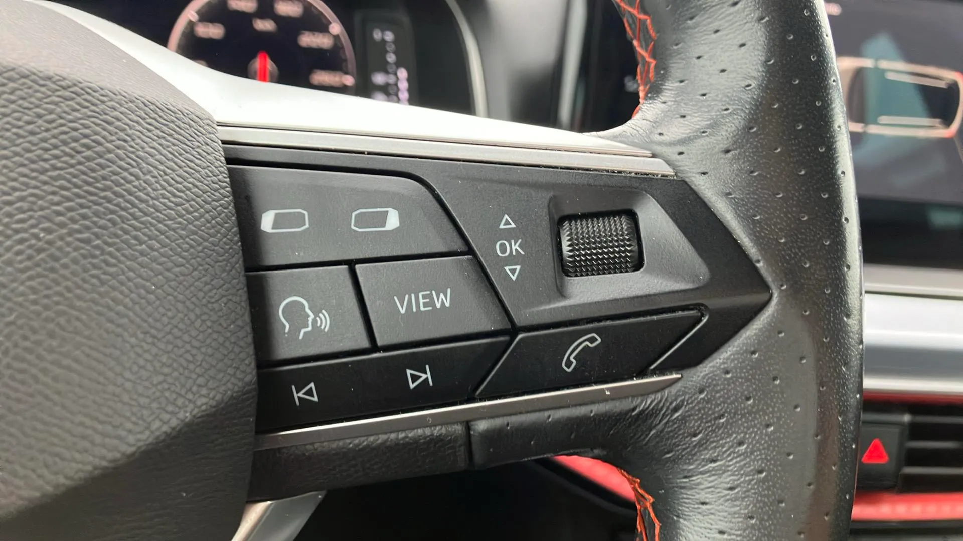 SEAT Arona 1.0 TSI FR - foto 13