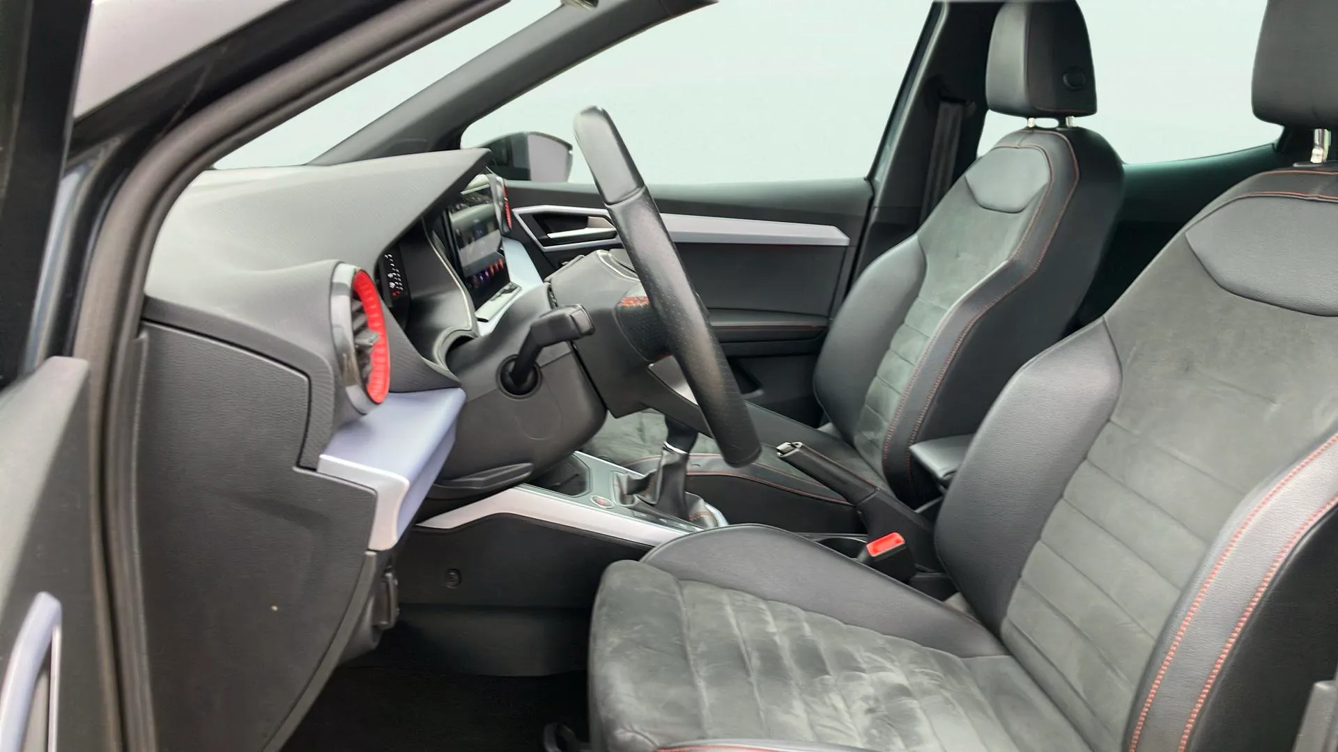 SEAT Arona 1.0 TSI FR Plus - foto 9