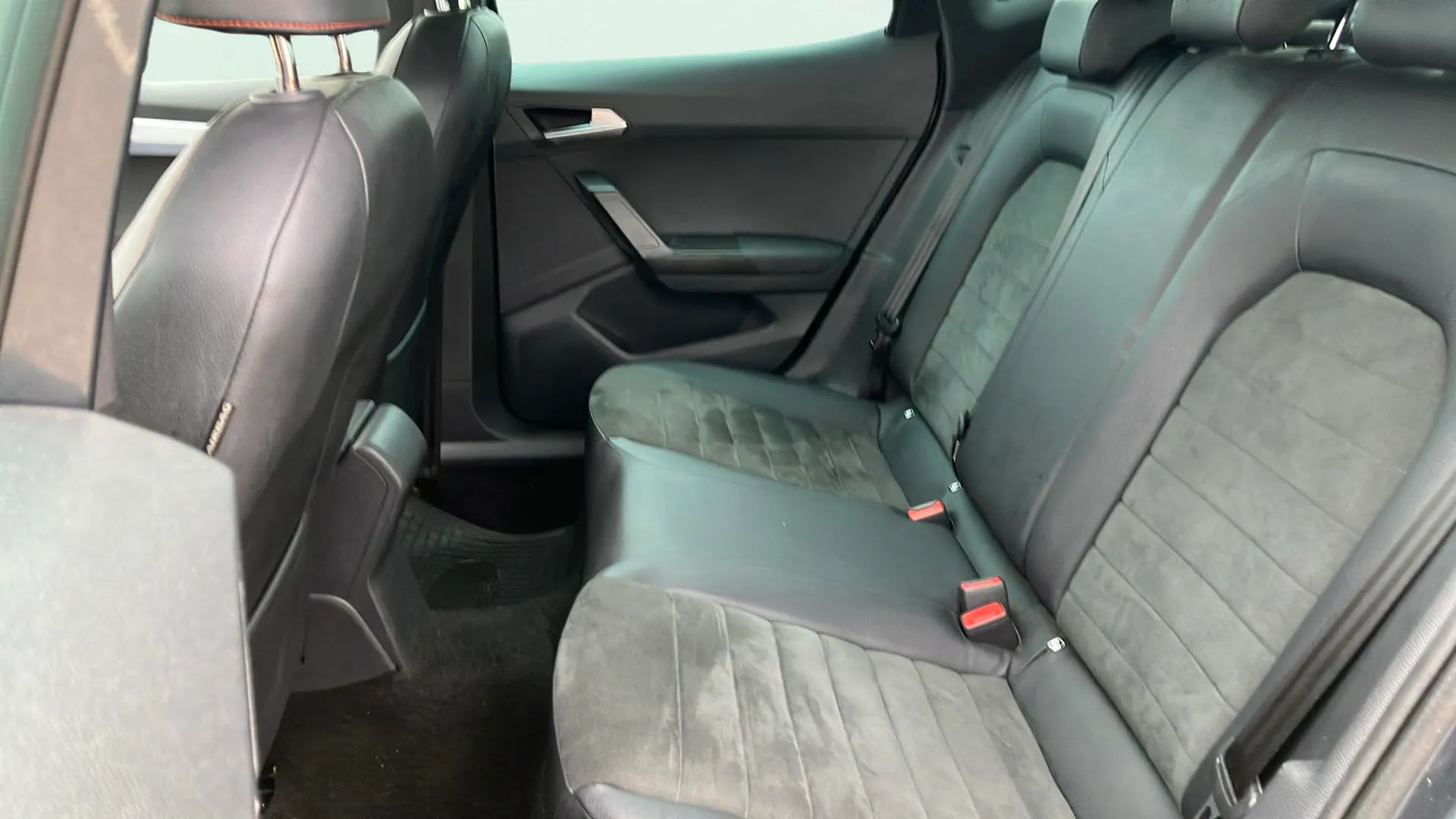 SEAT Arona 1.0 TSI FR Plus - foto 18