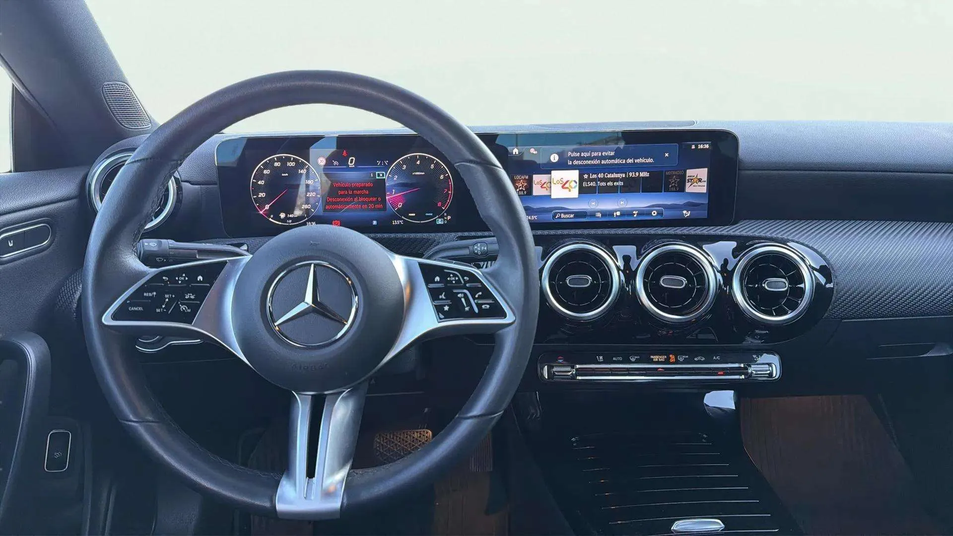 Mercedes-Benz CLA 180 - foto 9