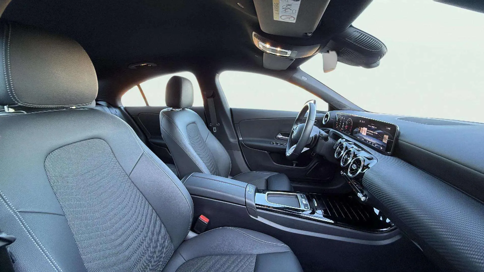 Mercedes-Benz CLA 180 - foto 11