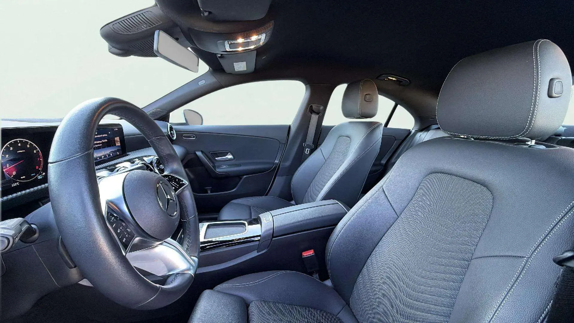Mercedes-Benz CLA 180 - foto 10