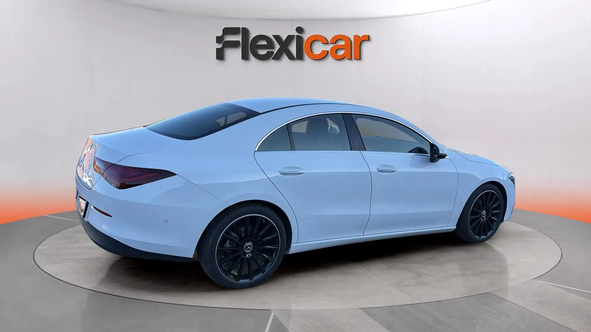 Mercedes-Benz CLA 180 - foto 3