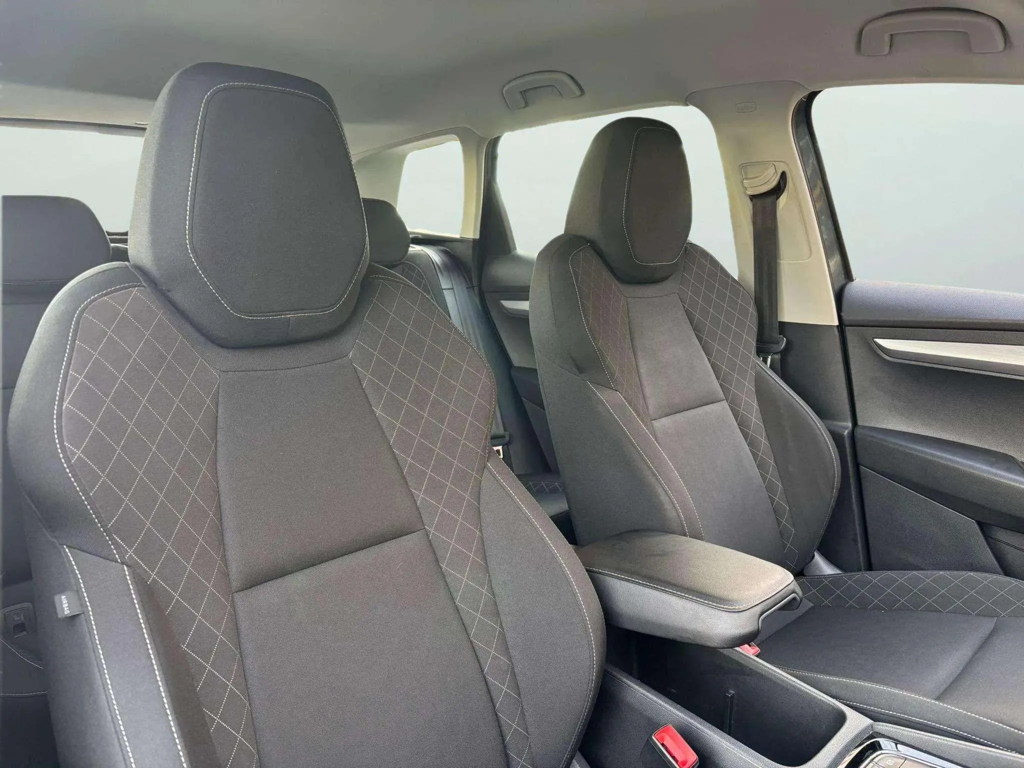 Škoda Karoq 2.0 TDI DSG 4x4 Ambition - foto 15