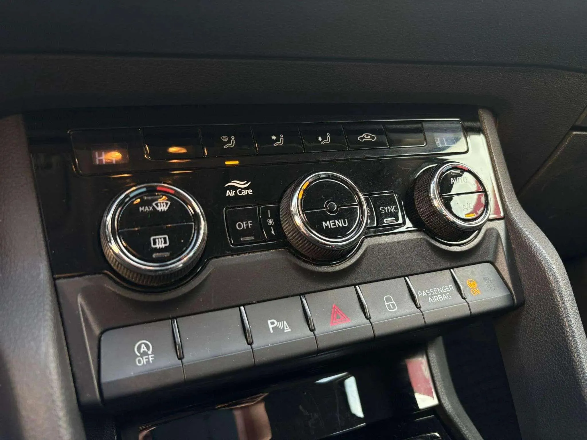 Škoda Karoq 2.0 TDI DSG 4x4 Ambition - foto 19