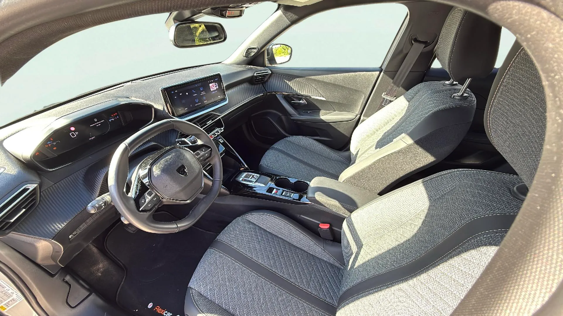 Peugeot 2008 Allure PureTech 130 EAT8 - foto 9
