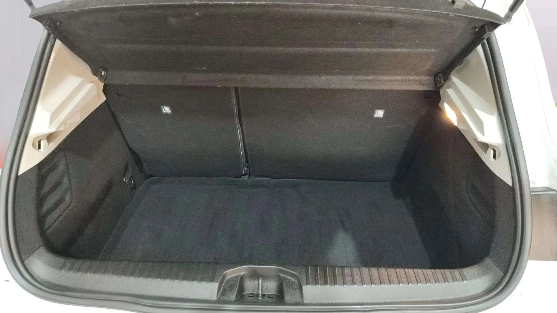 Renault Clio Intens TCe - foto 24